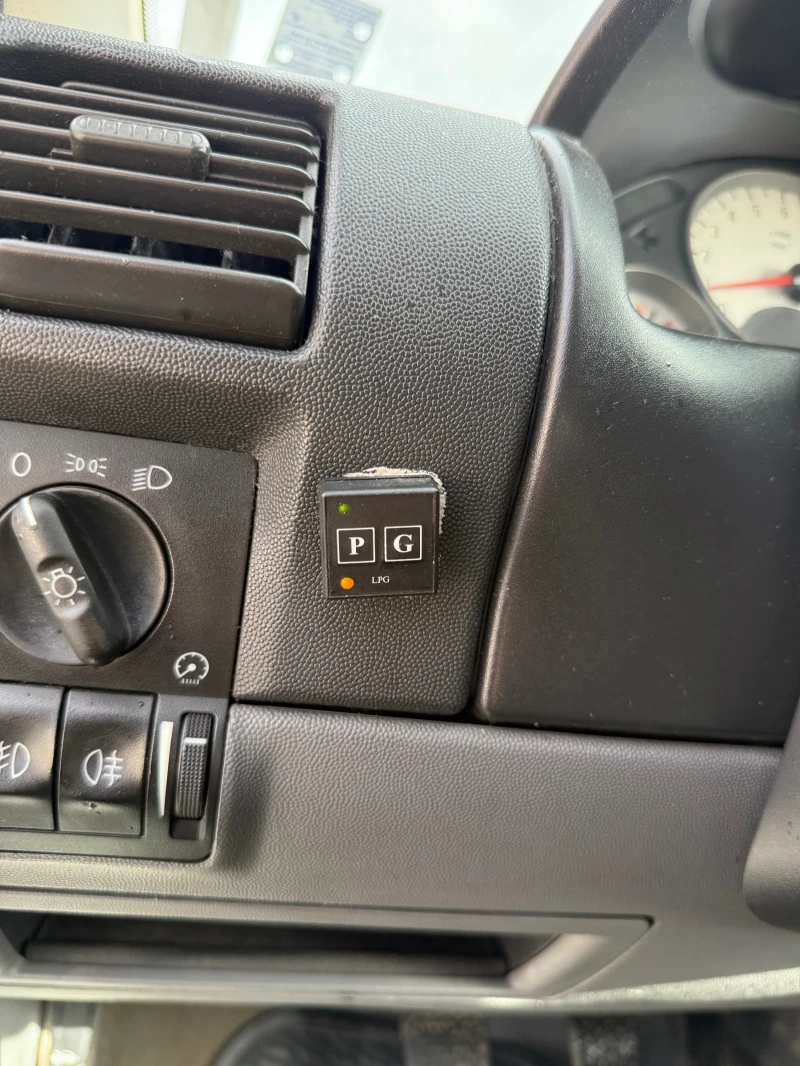 Opel Corsa 1.2i * газ* * клима* , снимка 10 - Автомобили и джипове - 53403837