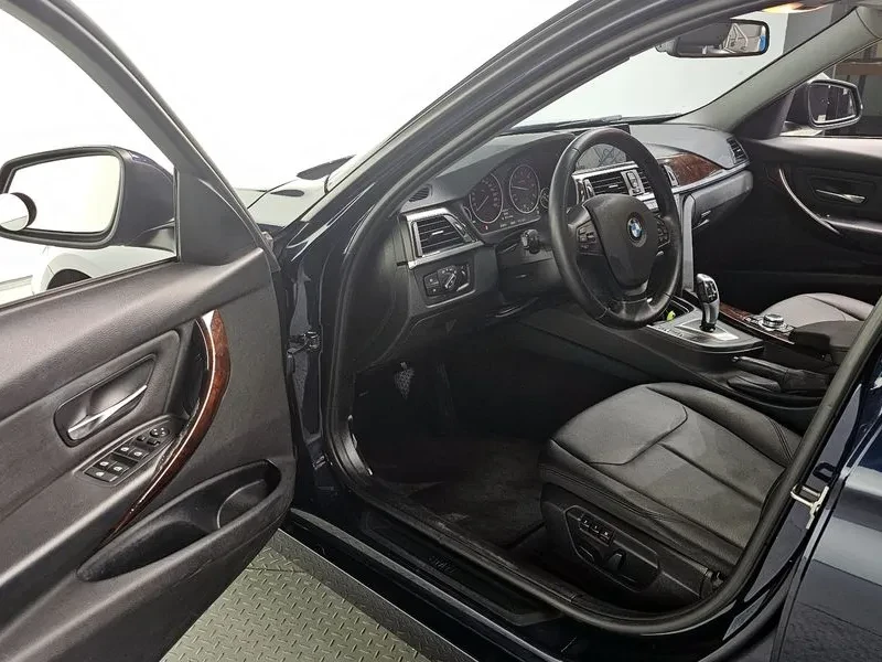 BMW 320 d, снимка 11 - Автомобили и джипове - 54202130