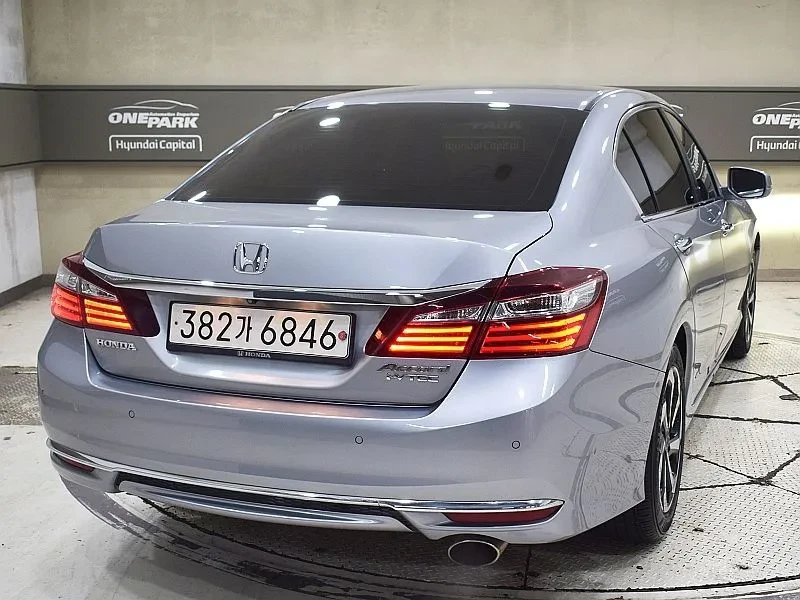 Honda Accord, снимка 2 - Автомобили и джипове - 55348545