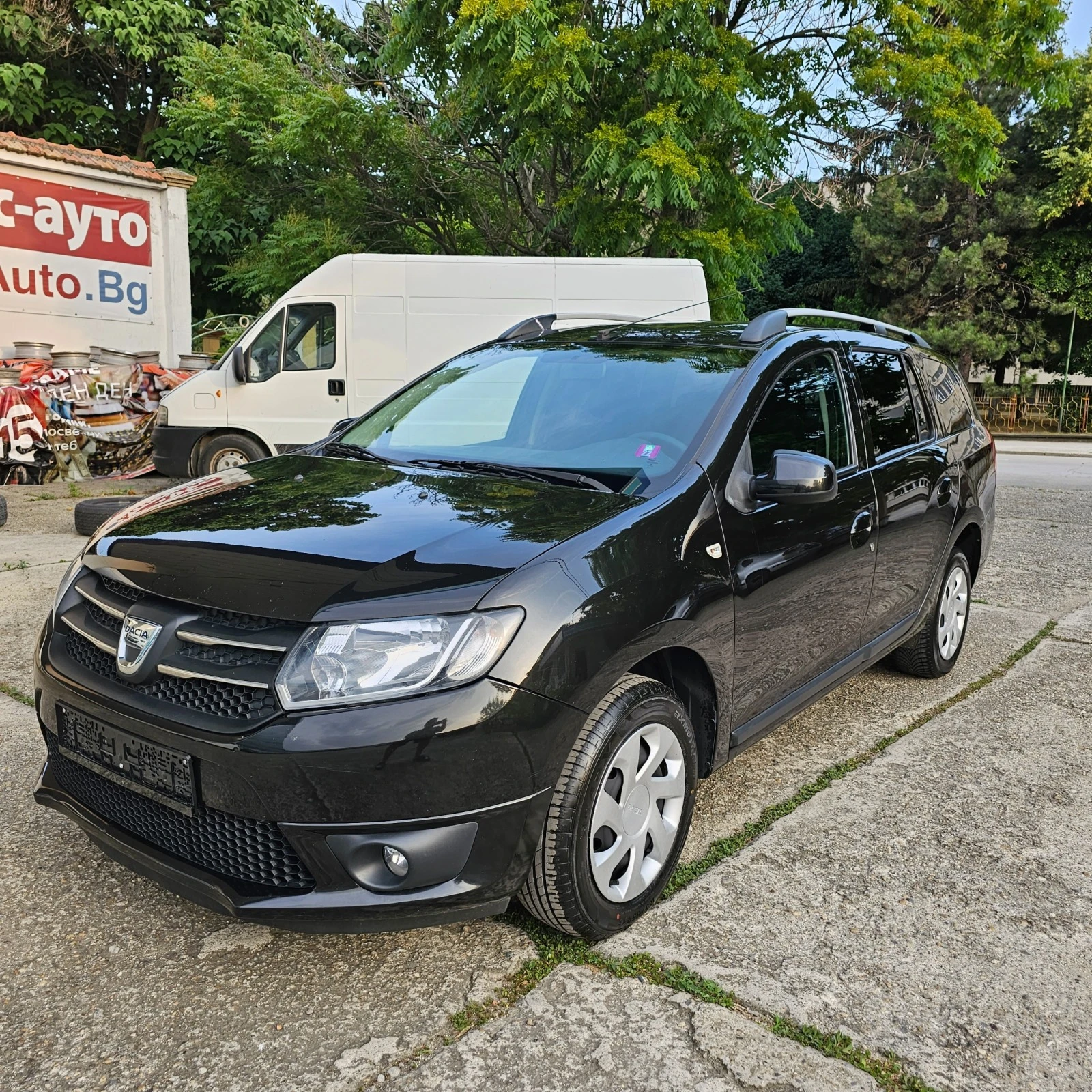 Dacia Logan 1.2i  ГАЗ NAVI TOP - изображение 2