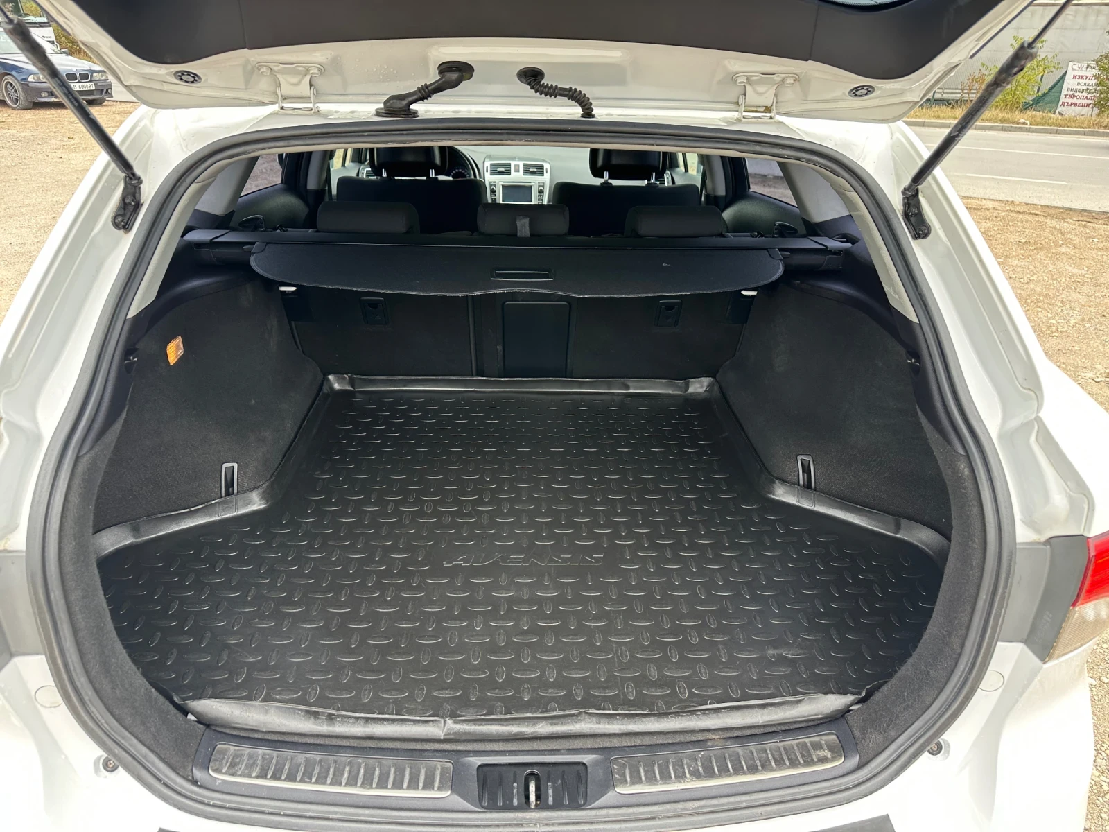 Toyota Avensis 2.0 d4d! Led! Xenon! Navigation! !  | Mobile.bg   16