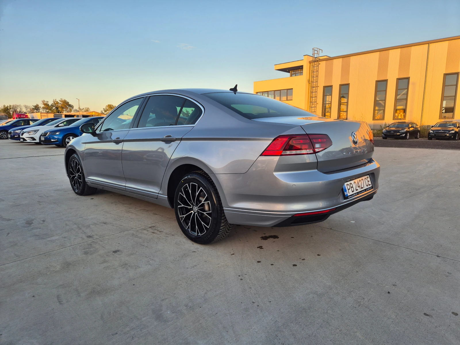 VW Passat BUSINES А/Т - изображение 3