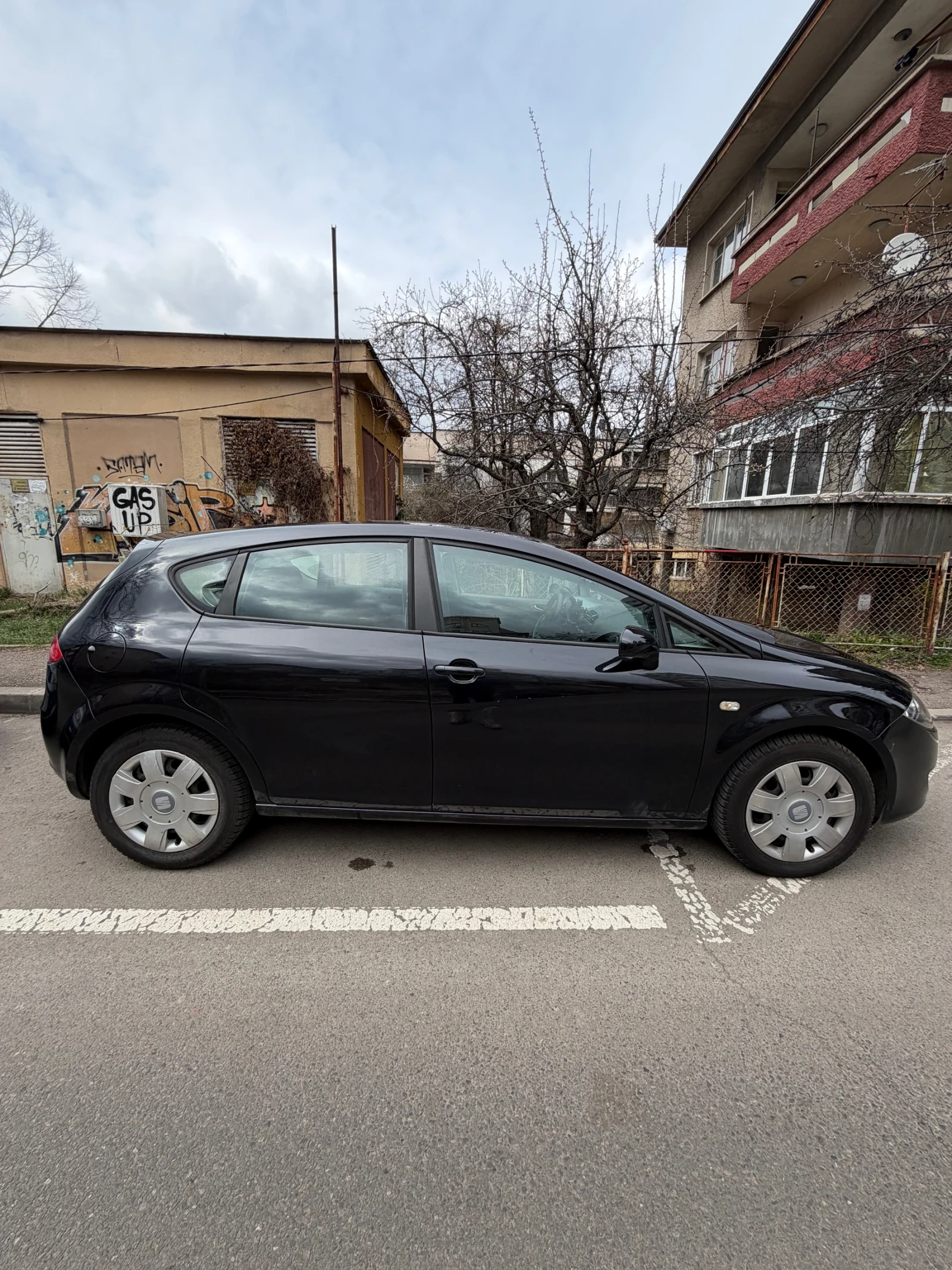 Seat Leon 1.6 бензин 102кс. , снимка 7 - Автомобили и джипове - 53916174