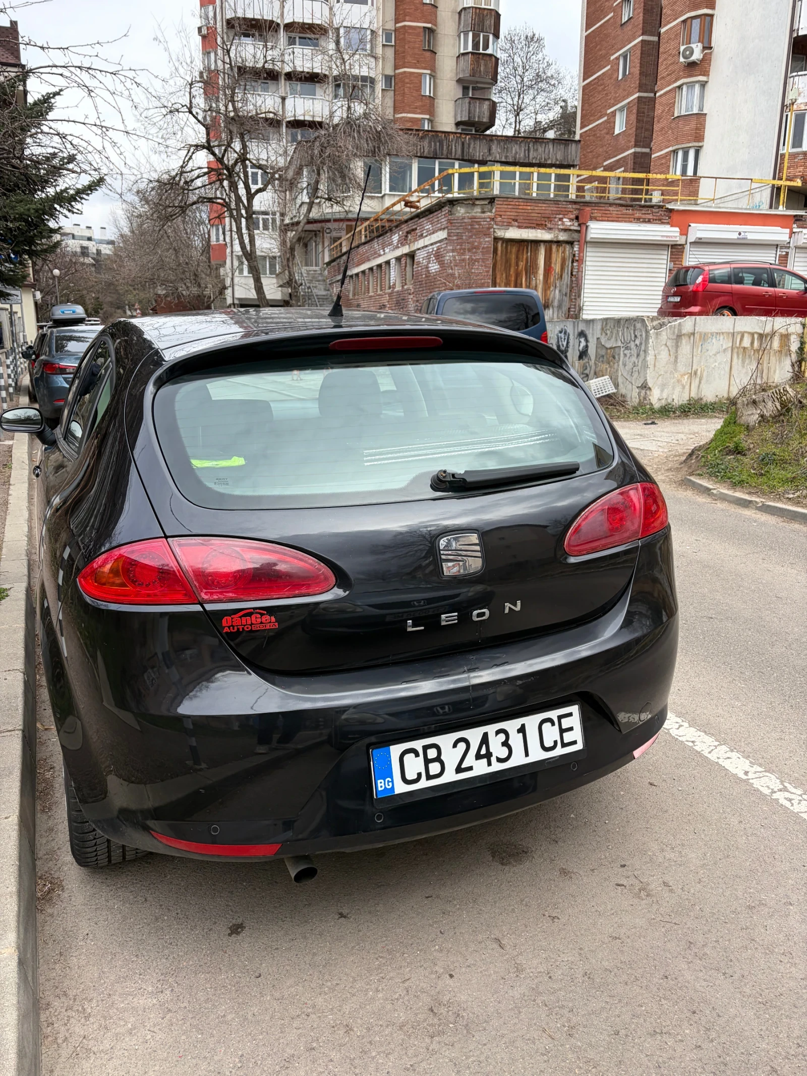 Seat Leon 1.6 бензин 102кс. , снимка 5 - Автомобили и джипове - 53916174