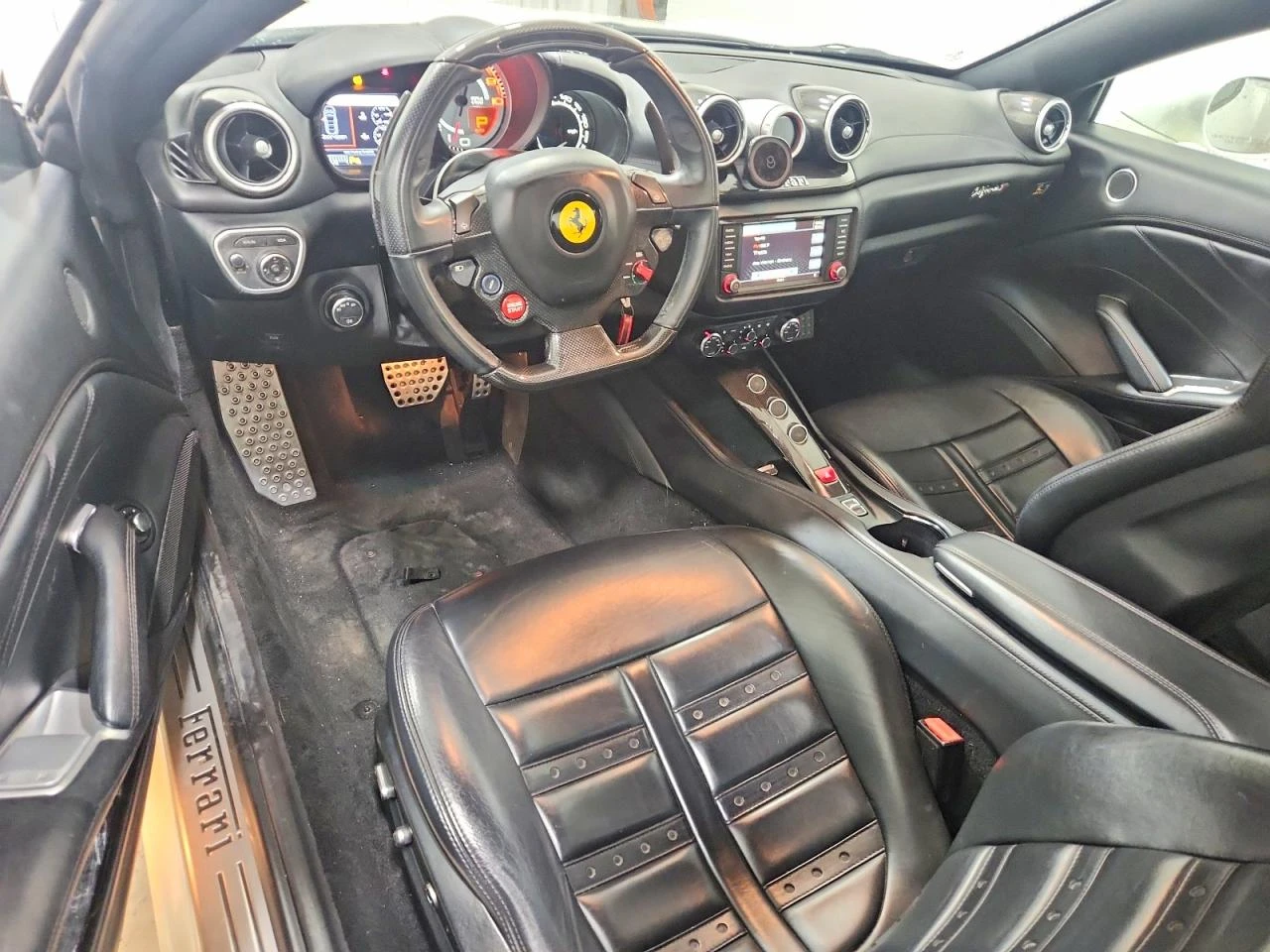 Ferrari California 3.9l Ferritti T, снимка 8 - Автомобили и джипове - 53944065