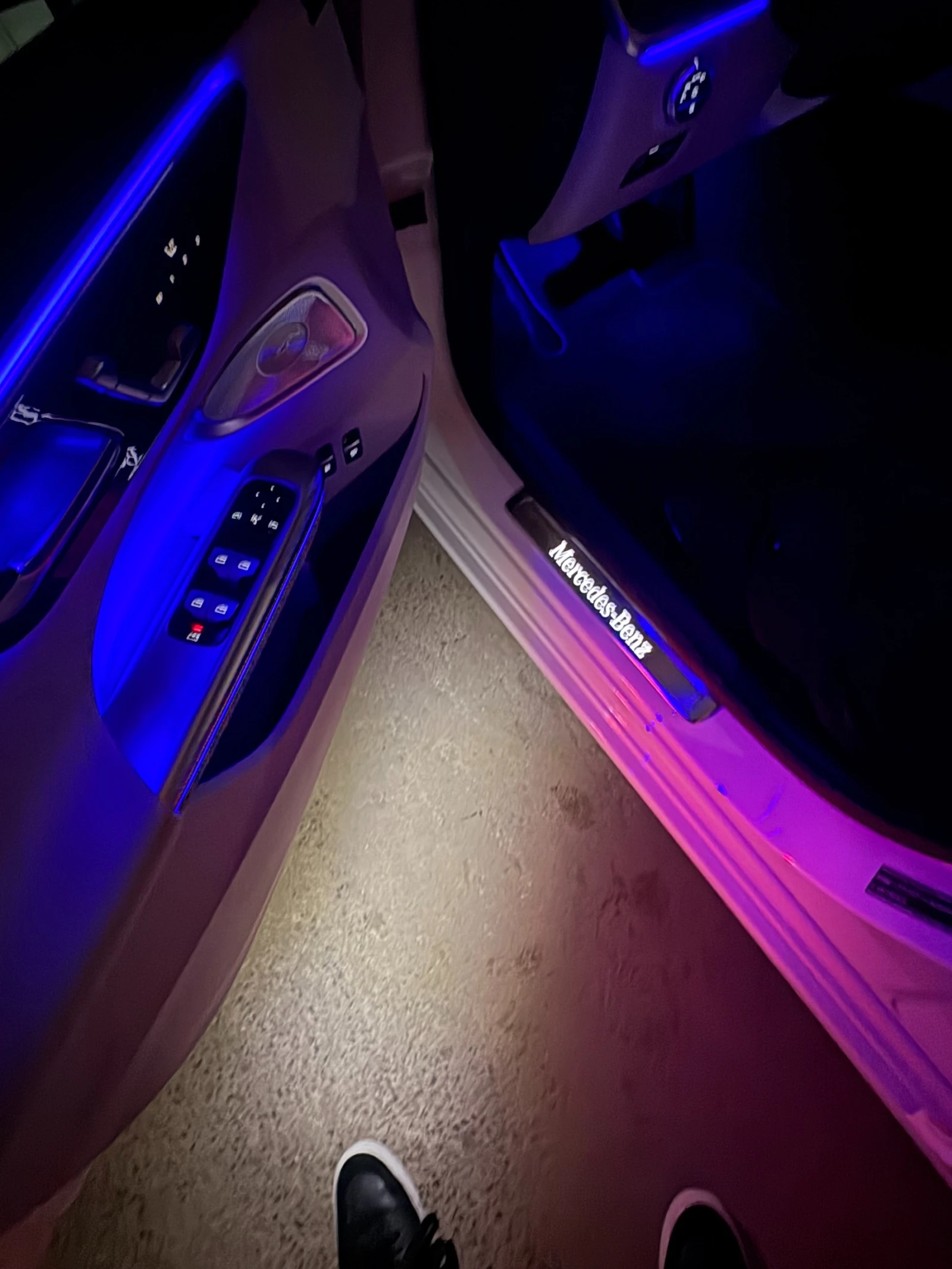 Mercedes-Benz C 400, снимка 14 - Автомобили и джипове - 54023218