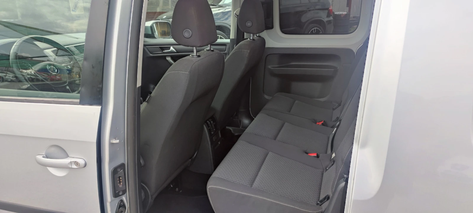 VW Caddy 2.0TDI 4MOTION , снимка 14 - Автомобили и джипове - 54135626