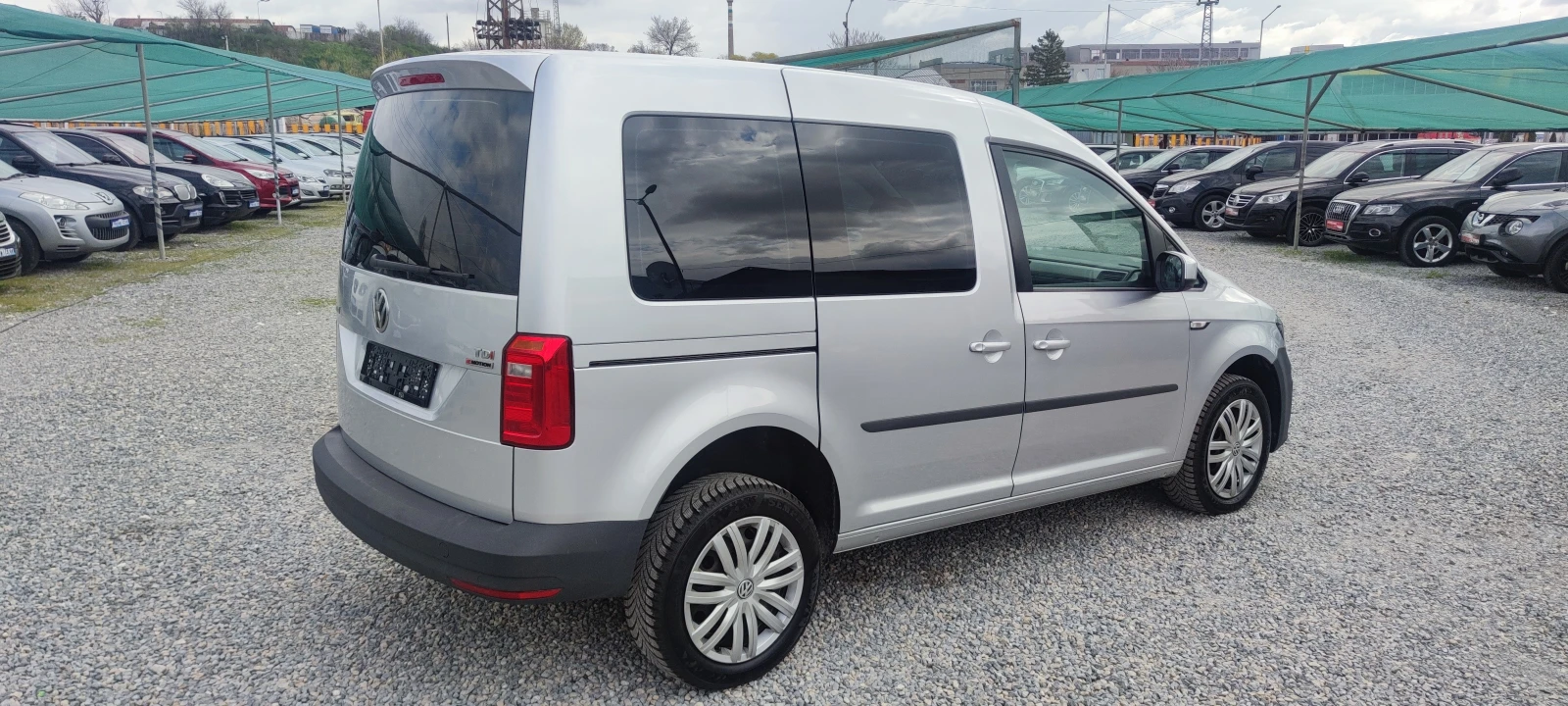 VW Caddy 2.0TDI 4MOTION , снимка 4 - Автомобили и джипове - 54135626