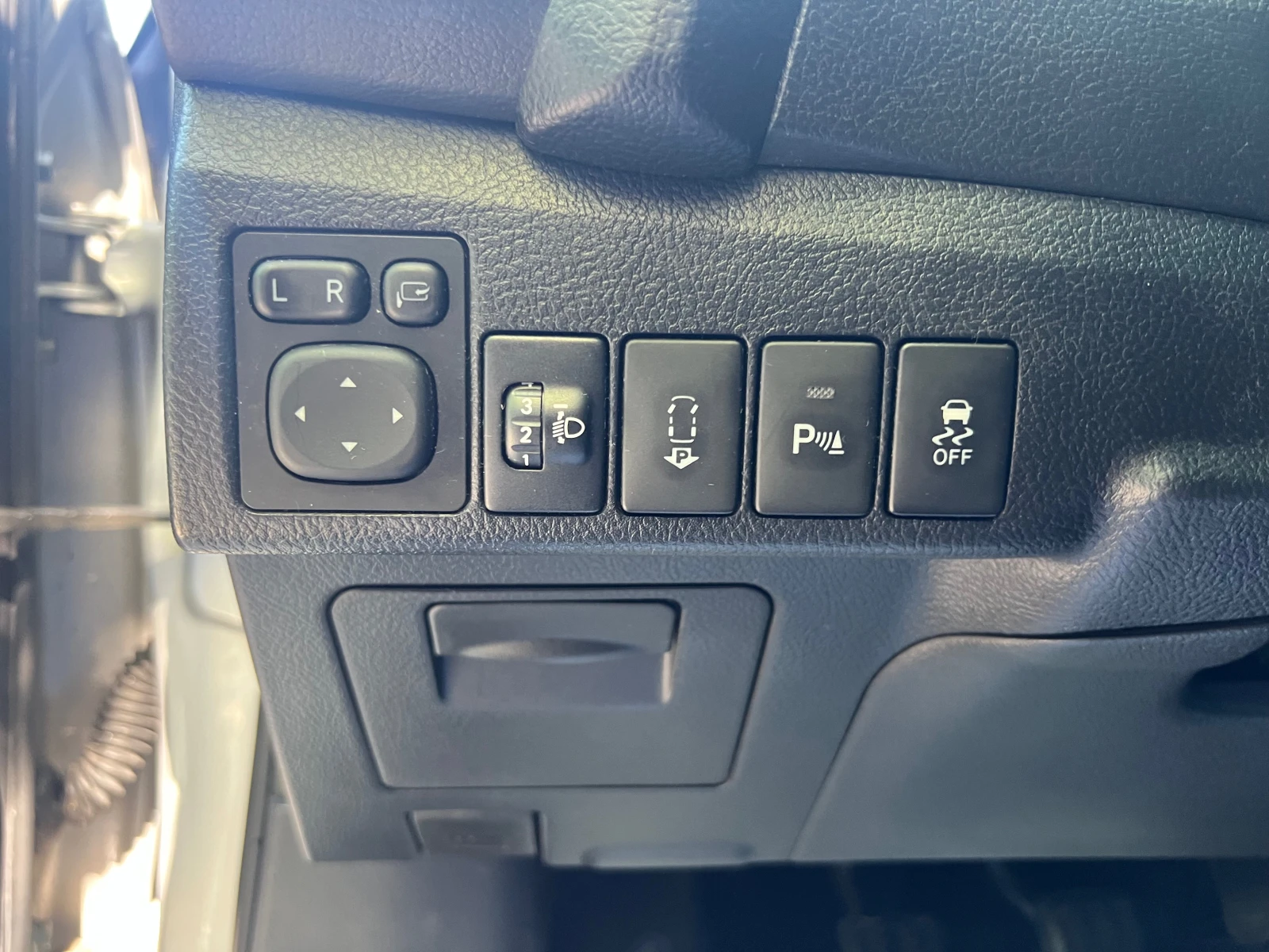 Toyota Auris 1, 4d4d Full/navi, camera | Mobile.bg � ����������� 12