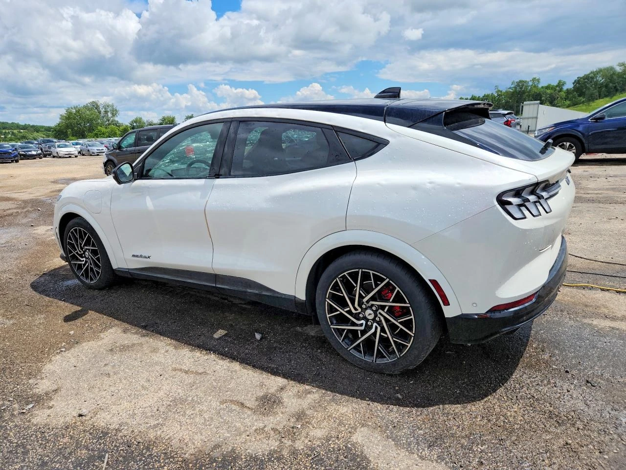 Ford Mustang Mach-E Gt, снимка 2 - Автомобили и джипове - 55126997