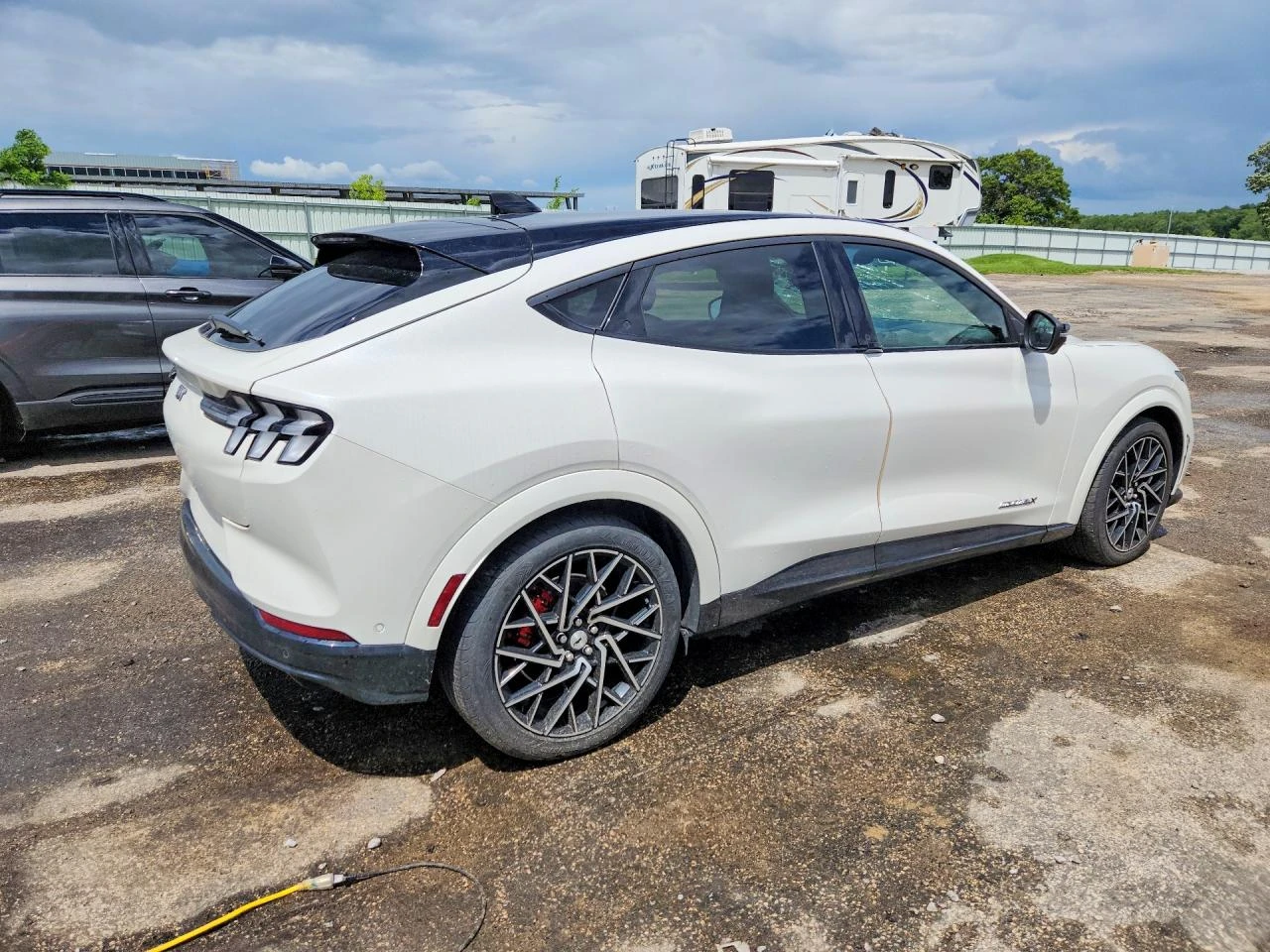 Ford Mustang Mach-E Gt, снимка 3 - Автомобили и джипове - 55126997