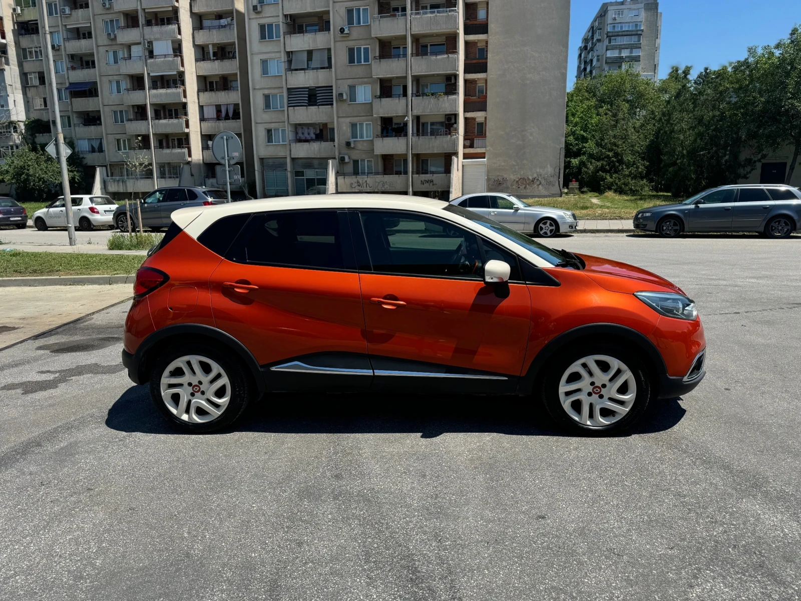 Renault Captur 1.5 DCI Първи собственик , снимка 2 - Автомобили и джипове - 55161820