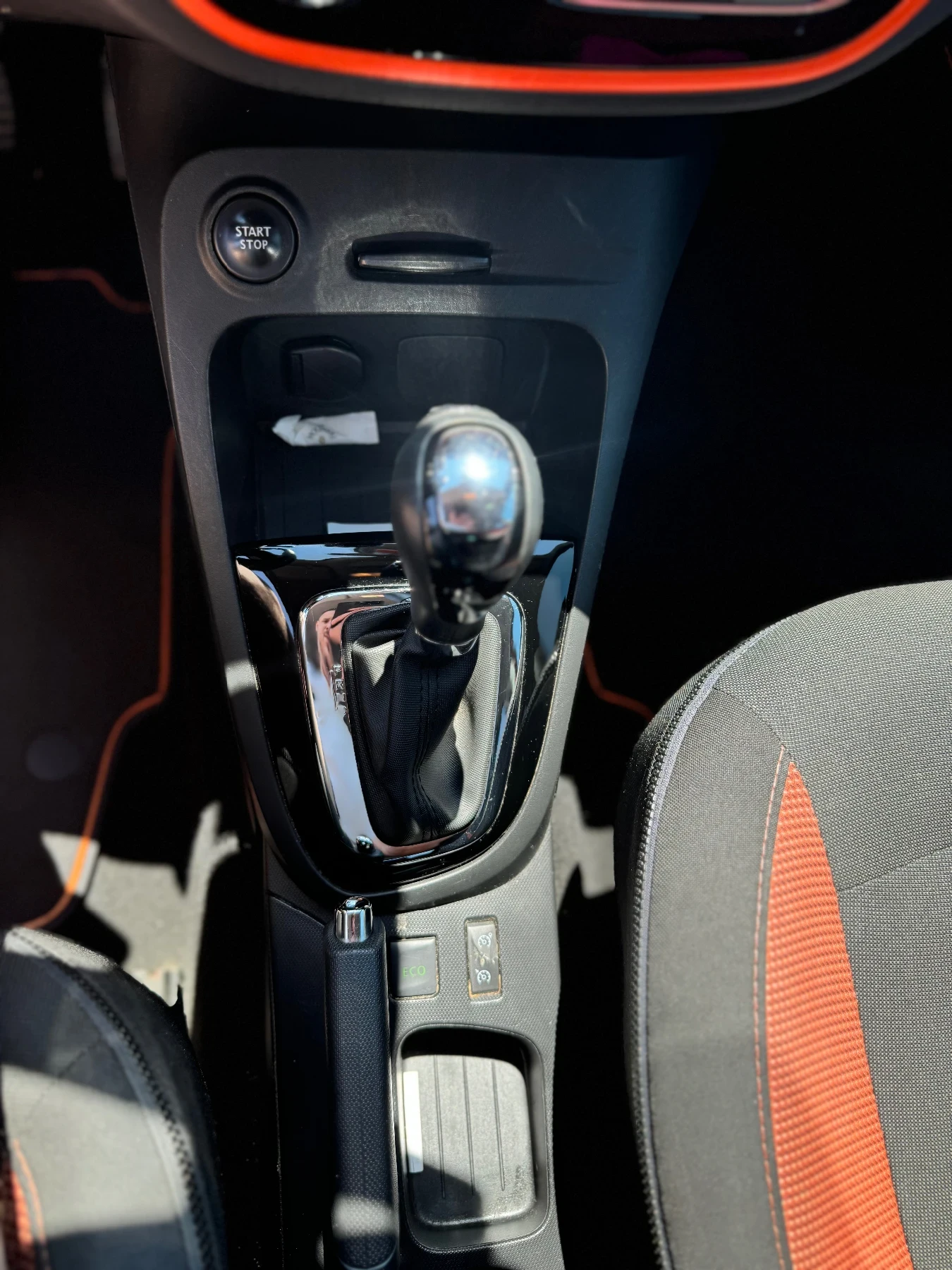 Renault Captur 1.5 DCI Първи собственик , снимка 11 - Автомобили и джипове - 55161820