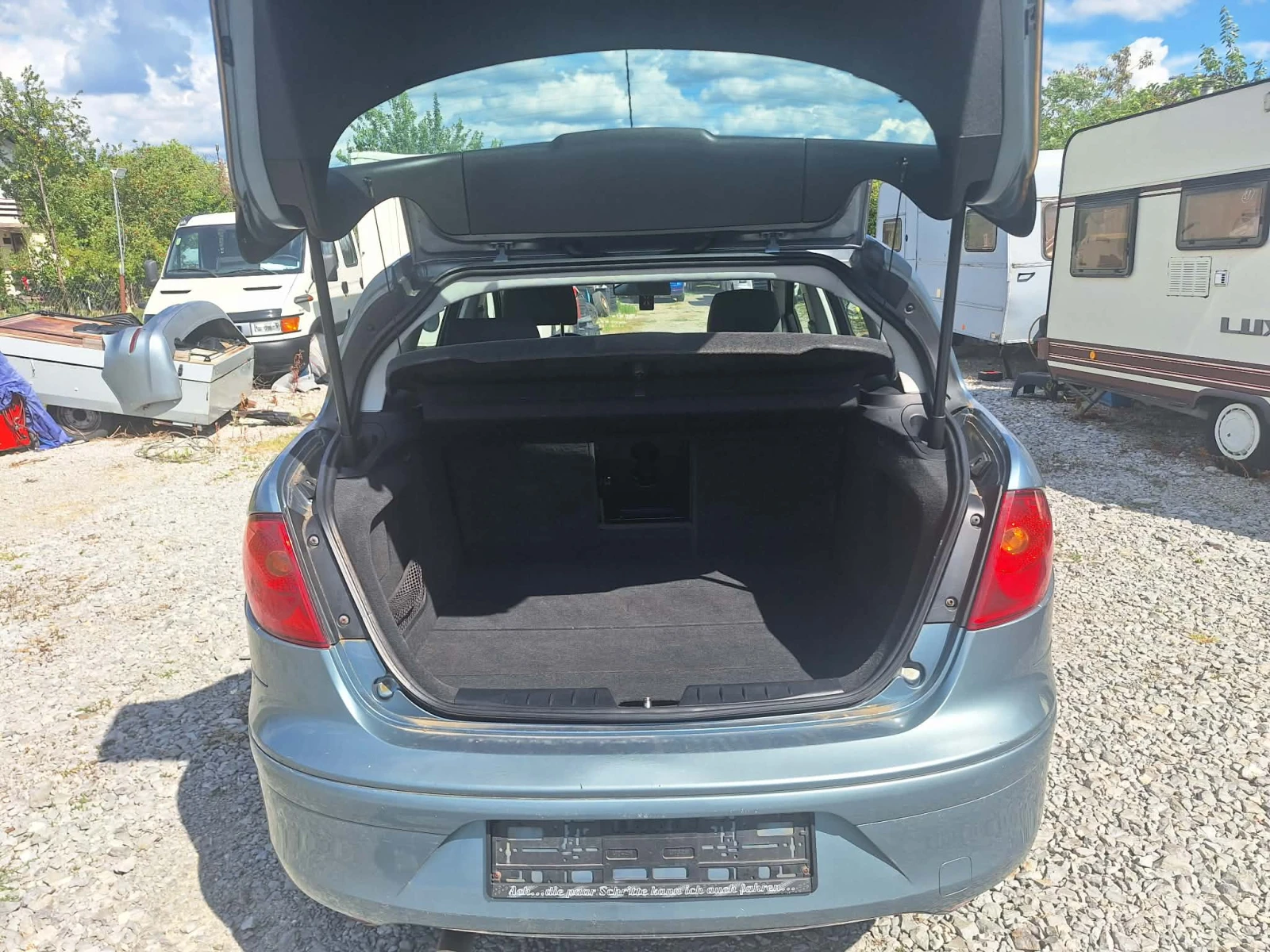 Seat Toledo 1.6i klima, снимка 12 - Автомобили и джипове - 55327021