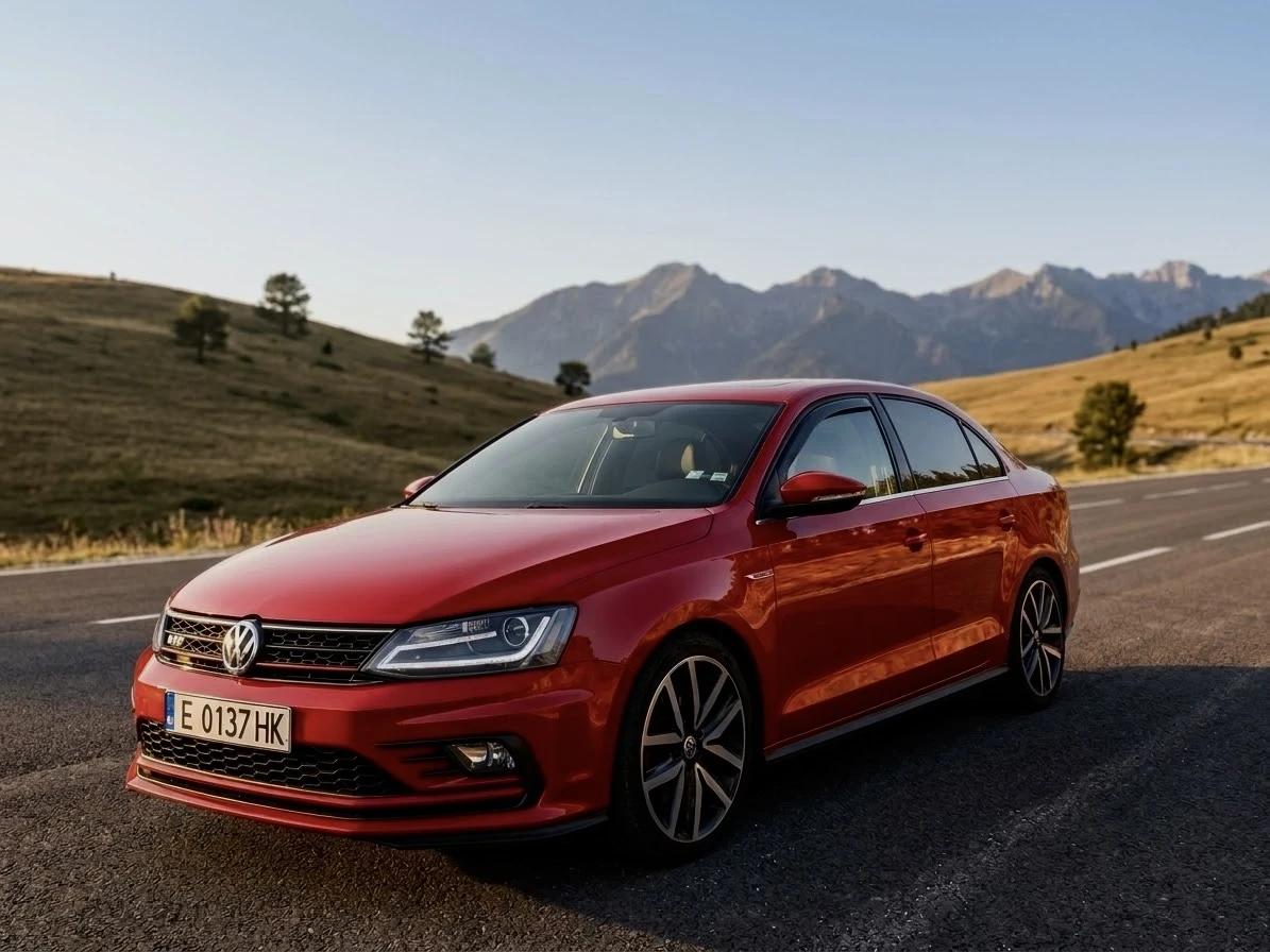 VW Jetta 2.0 GLI 211hp Автомат* Фулл Екстри* Кейлесс* Люк* 