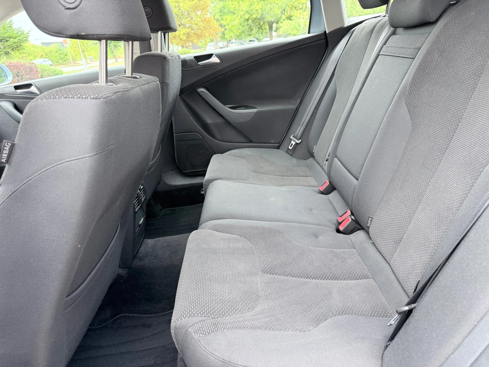 VW Passat, снимка 11 - Автомобили и джипове - 56108143