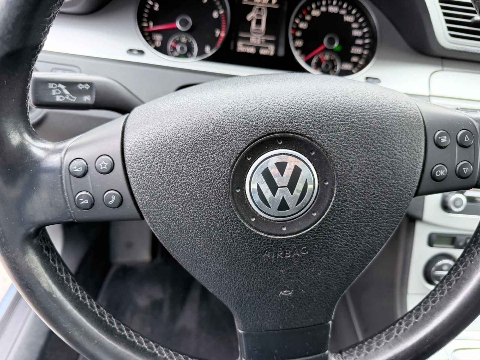 VW Passat, снимка 15 - Автомобили и джипове - 56108143