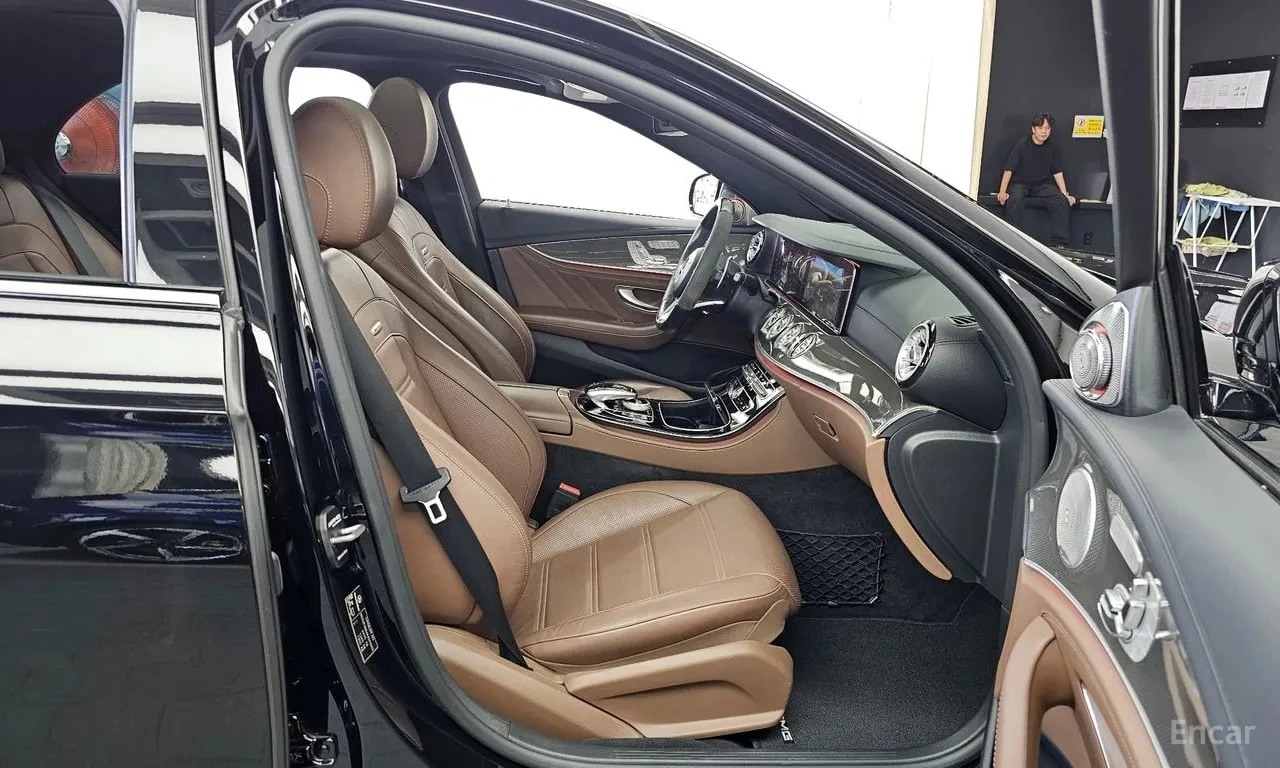 Mercedes-Benz E 53 AMG * DISTRONIC * МАСАЖИ * ПОДГРЕВ * ОБДУВХАНЕ * КАРБО, снимка 11 - Автомобили и джипове - 56114115