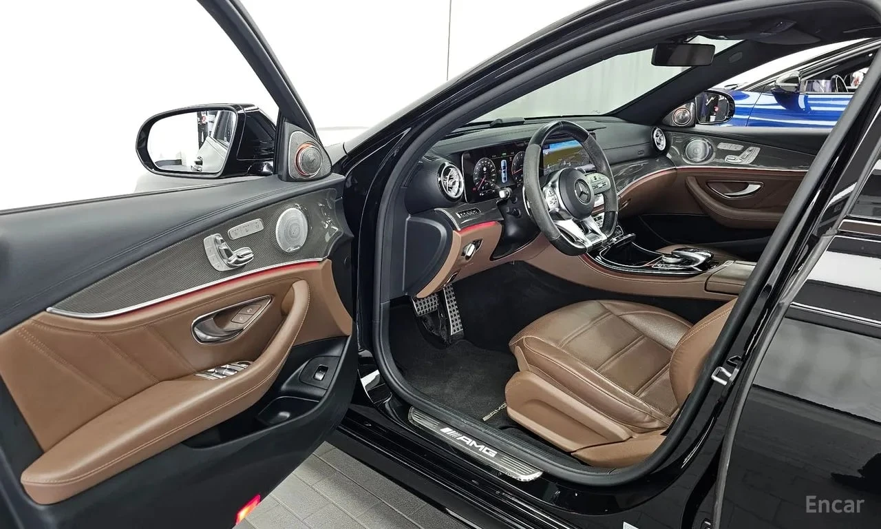 Mercedes-Benz E 53 AMG * DISTRONIC * МАСАЖИ * ПОДГРЕВ * ОБДУВХАНЕ * КАРБО, снимка 10 - Автомобили и джипове - 56114115