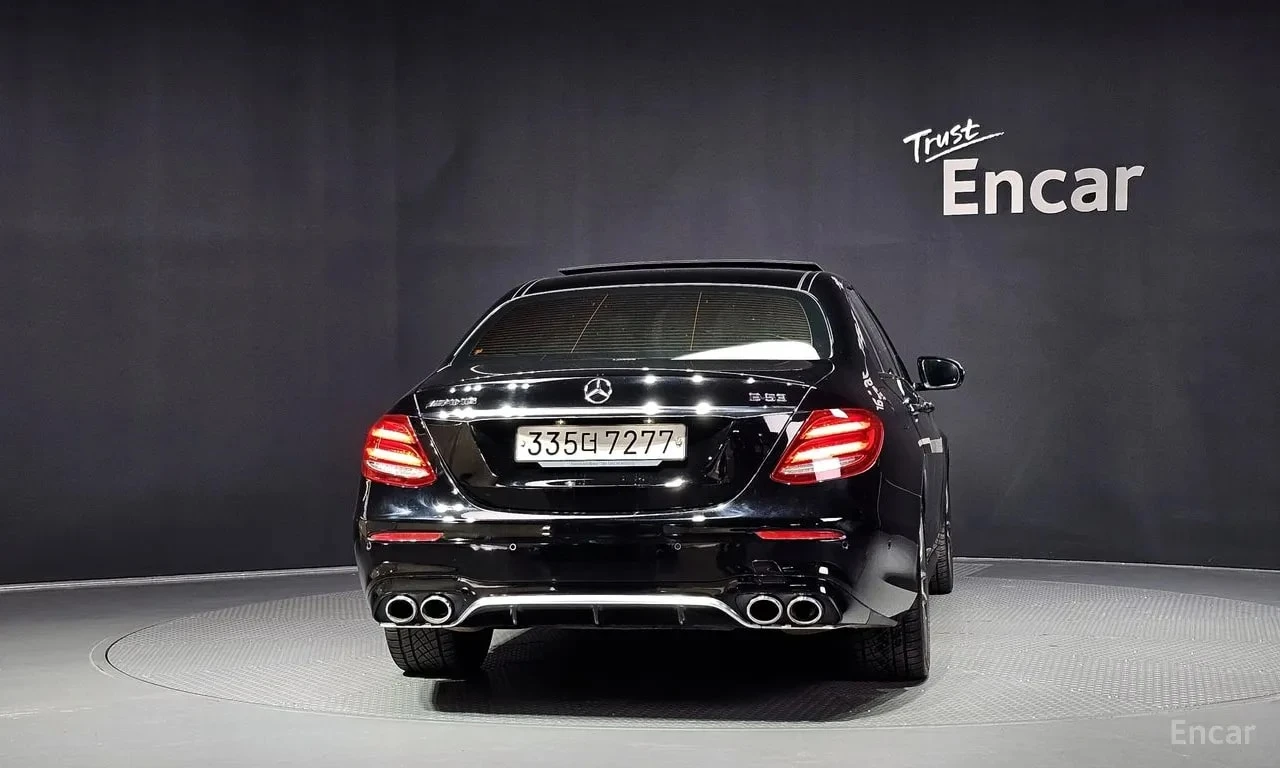 Mercedes-Benz E 53 AMG * DISTRONIC * МАСАЖИ * ПОДГРЕВ * ОБДУВХАНЕ * КАРБО, снимка 4 - Автомобили и джипове - 56114115