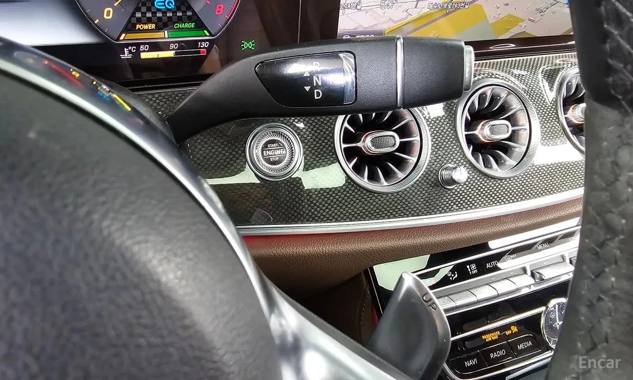 Mercedes-Benz E 53 AMG * DISTRONIC * МАСАЖИ * ПОДГРЕВ * ОБДУВХАНЕ * КАРБО, снимка 9 - Автомобили и джипове - 56114115