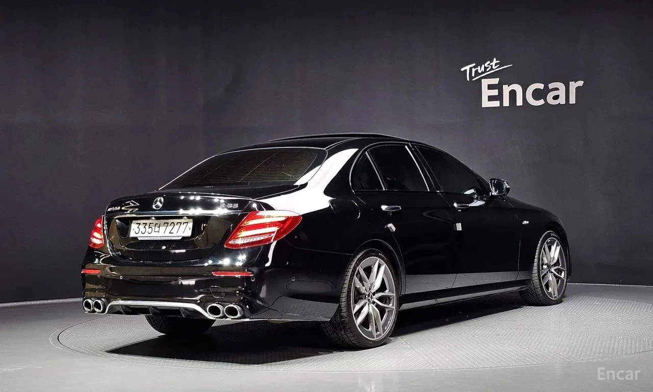 Mercedes-Benz E 53 AMG * DISTRONIC * МАСАЖИ * ПОДГРЕВ * ОБДУВХАНЕ * КАРБО, снимка 2 - Автомобили и джипове - 56114115