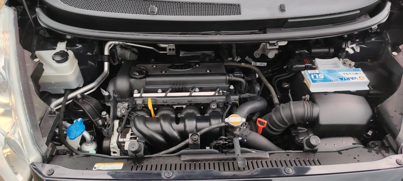 Kia Venga 1.6i-125к.с, снимка 13 - Автомобили и джипове - 56196436