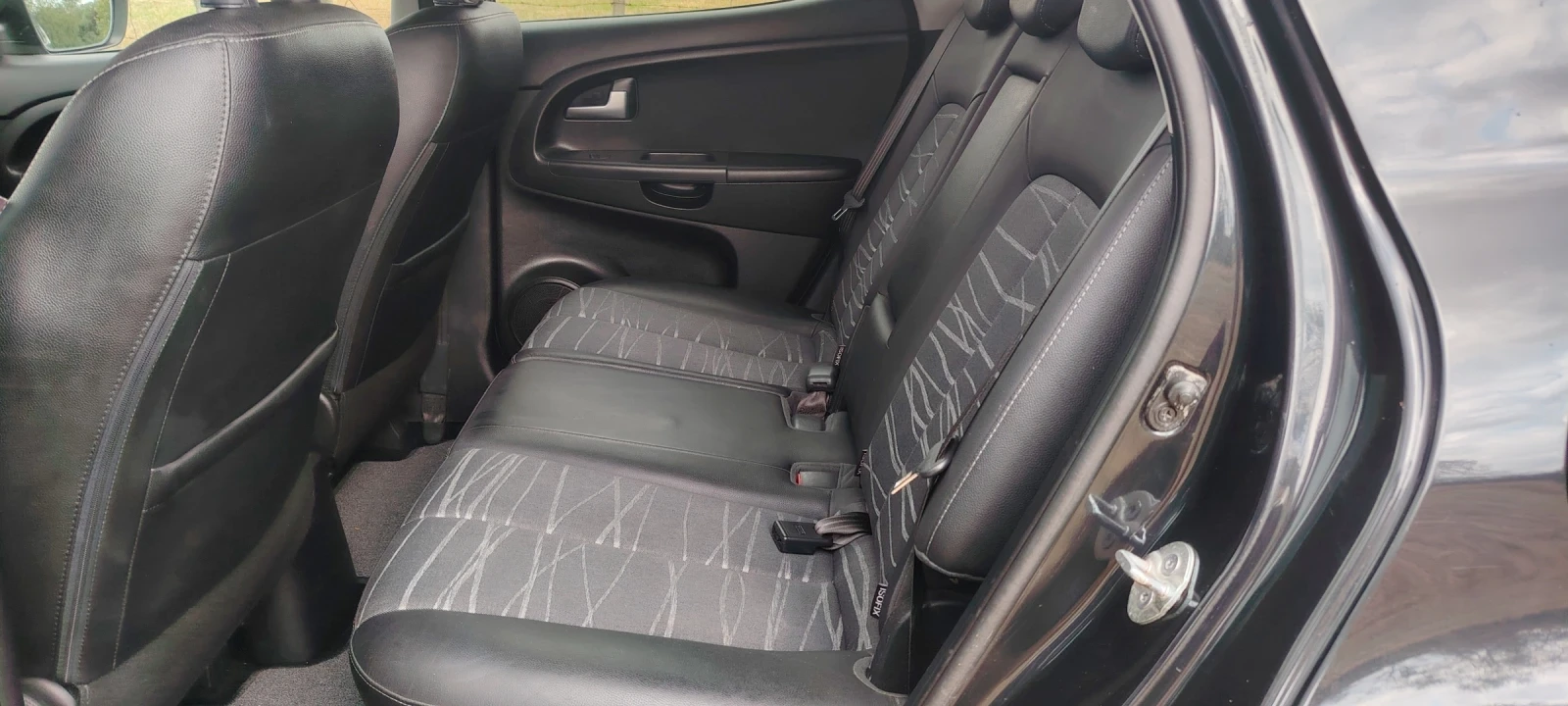 Kia Venga 1.6i-125к.с, снимка 9 - Автомобили и джипове - 56196436
