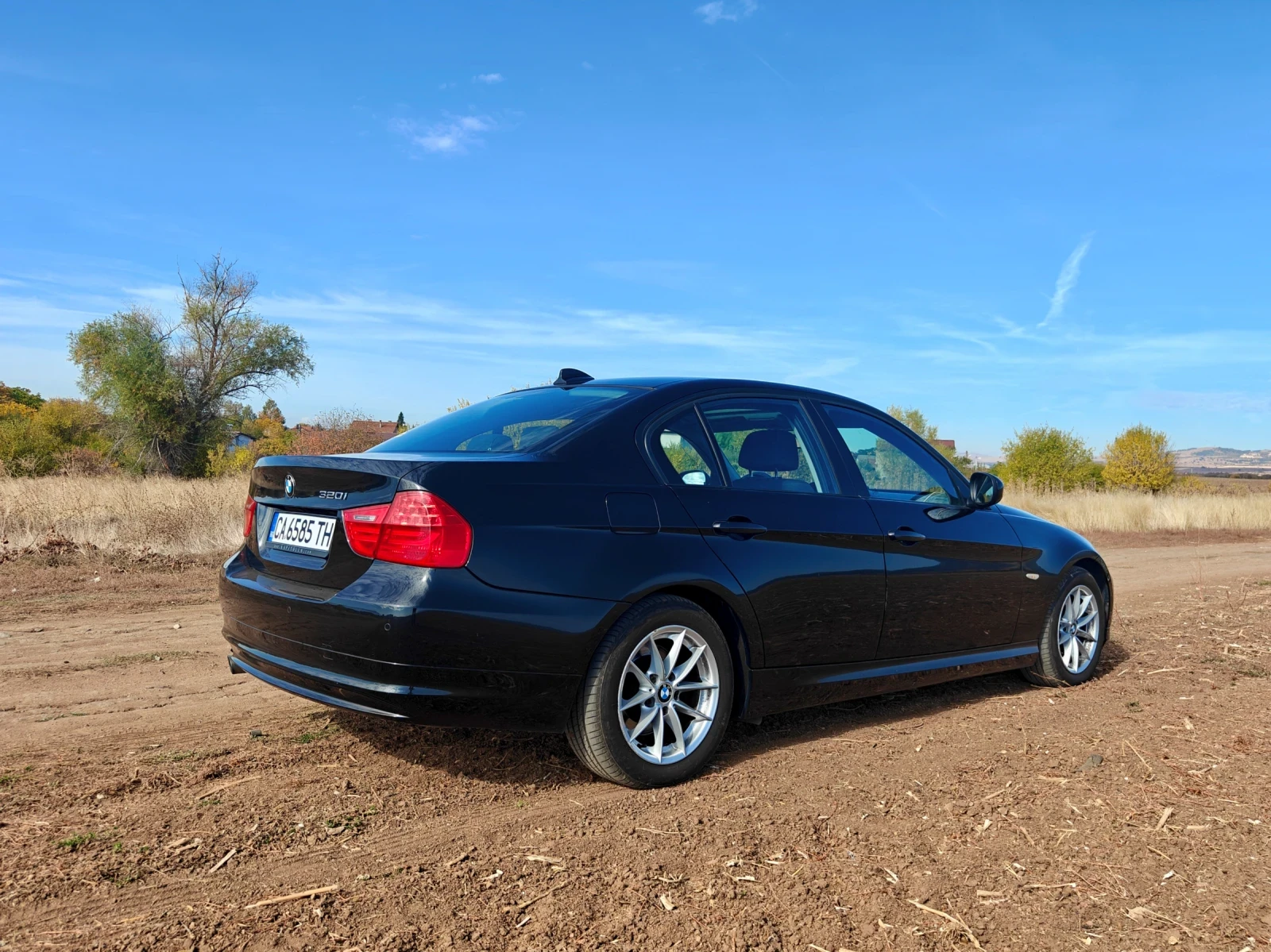 BMW 320, снимка 4 - Автомобили и джипове - 56447046