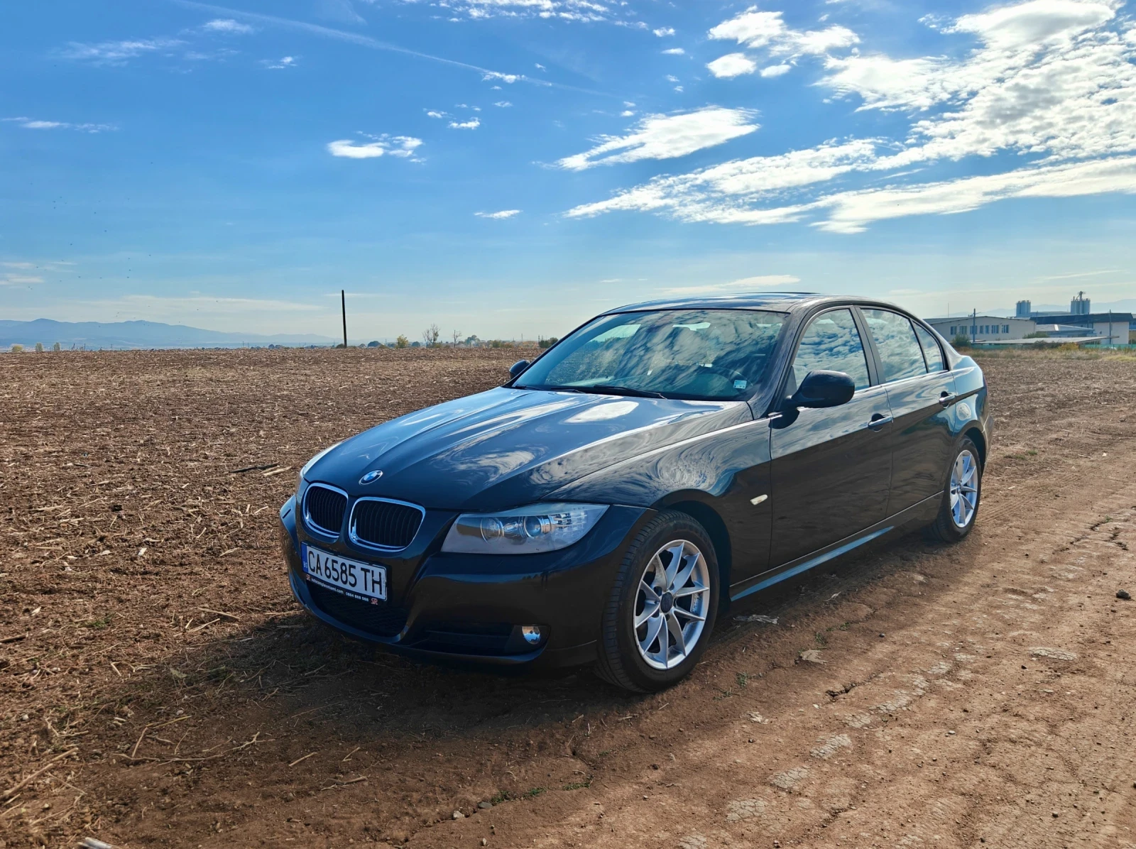BMW 320, снимка 2 - Автомобили и джипове - 56447046