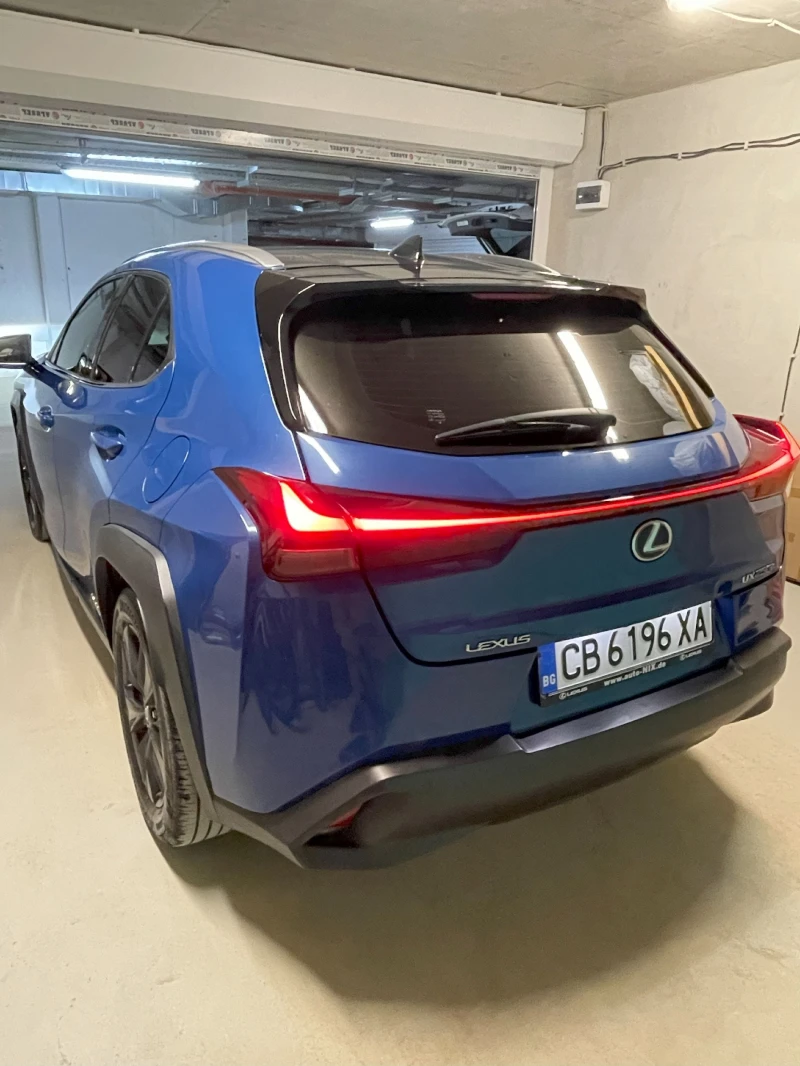 Lexus UX 250h, снимка 13 - Автомобили и джипове - 47325000