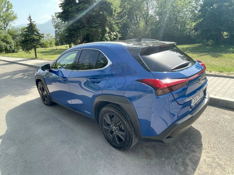 Lexus UX 250h, снимка 11 - Автомобили и джипове - 47325000