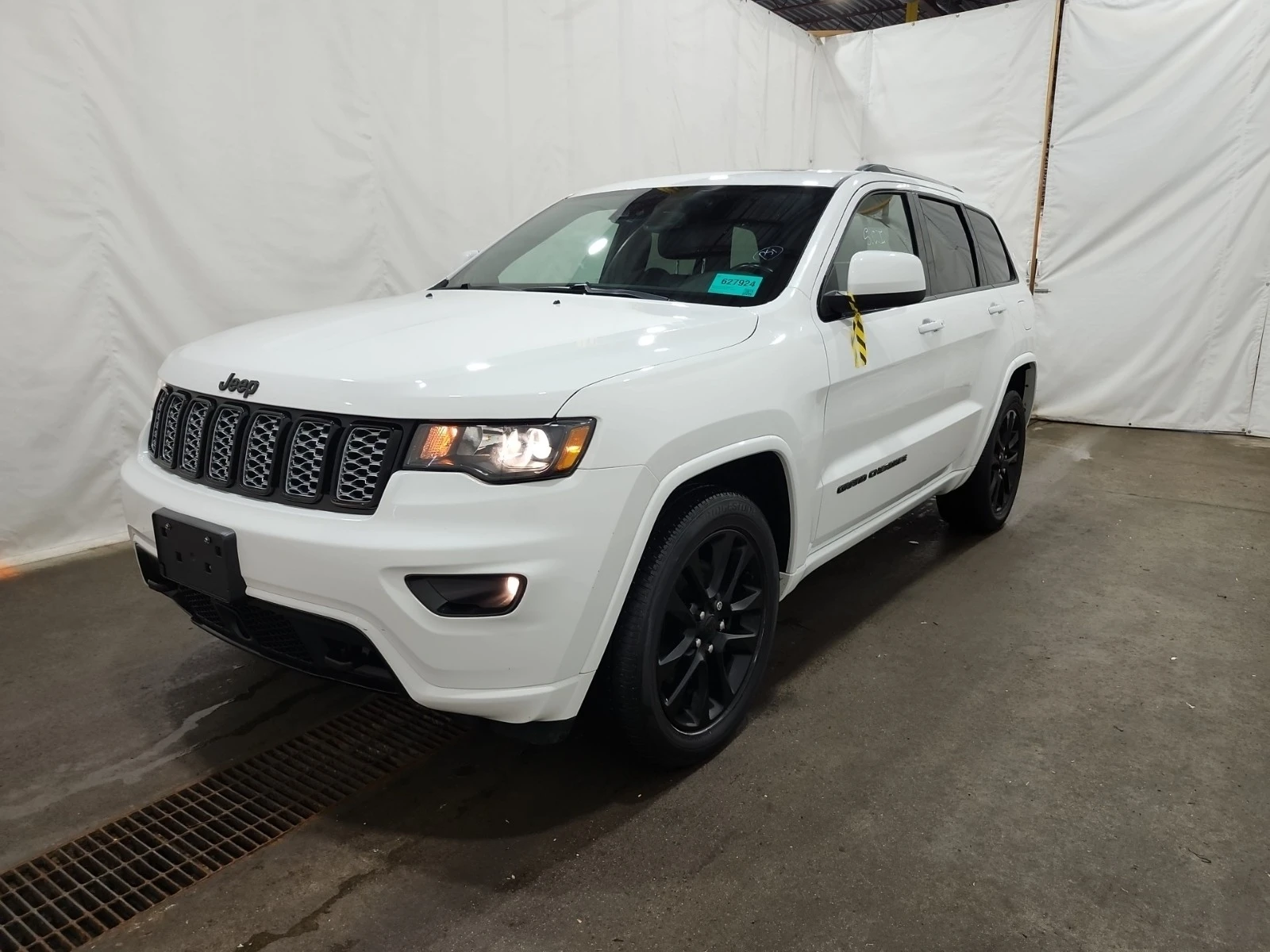 Jeep Grand cherokee ALTITUDE* ЦЕНА ДО БЪЛГАРИЯ * (CARFAX) - изображение 2