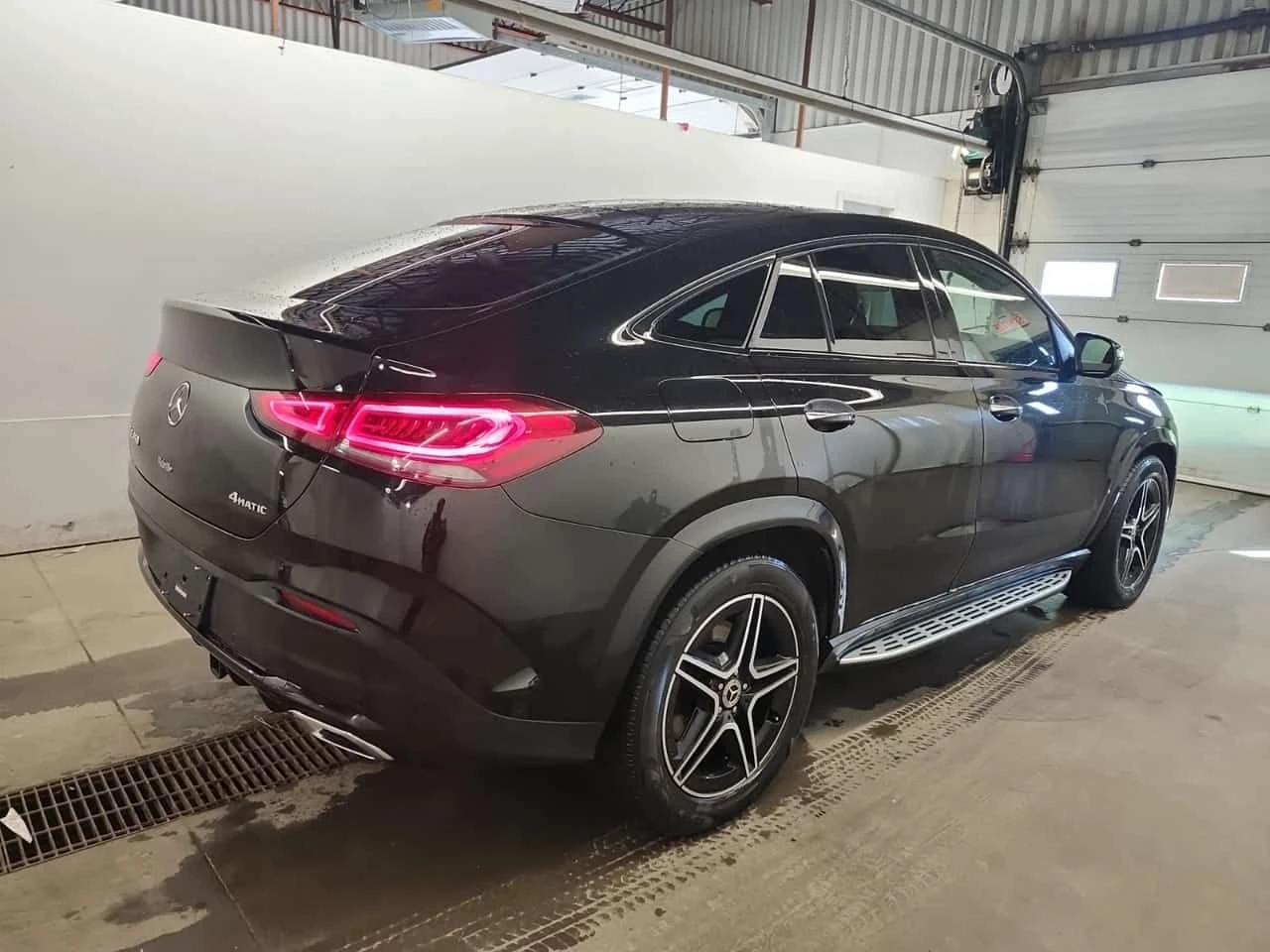 Mercedes-Benz GLE 450   COUPE | DISTRONIC | ОБДУХВАНЕ | CARFAX - изображение 3