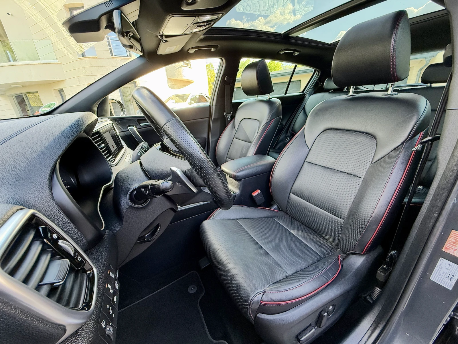 Kia Sportage 2.0d GT Line 4WD Сервизна книжка/360/JBL/Обдухване, снимка 3 - Автомобили и джипове - 54559592