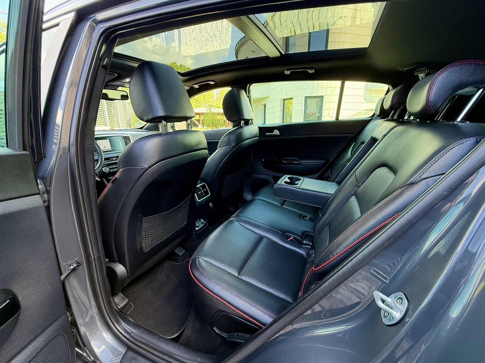 Kia Sportage 2.0d GT Line 4WD Сервизна книжка/360/JBL/Обдухване, снимка 7 - Автомобили и джипове - 54559592