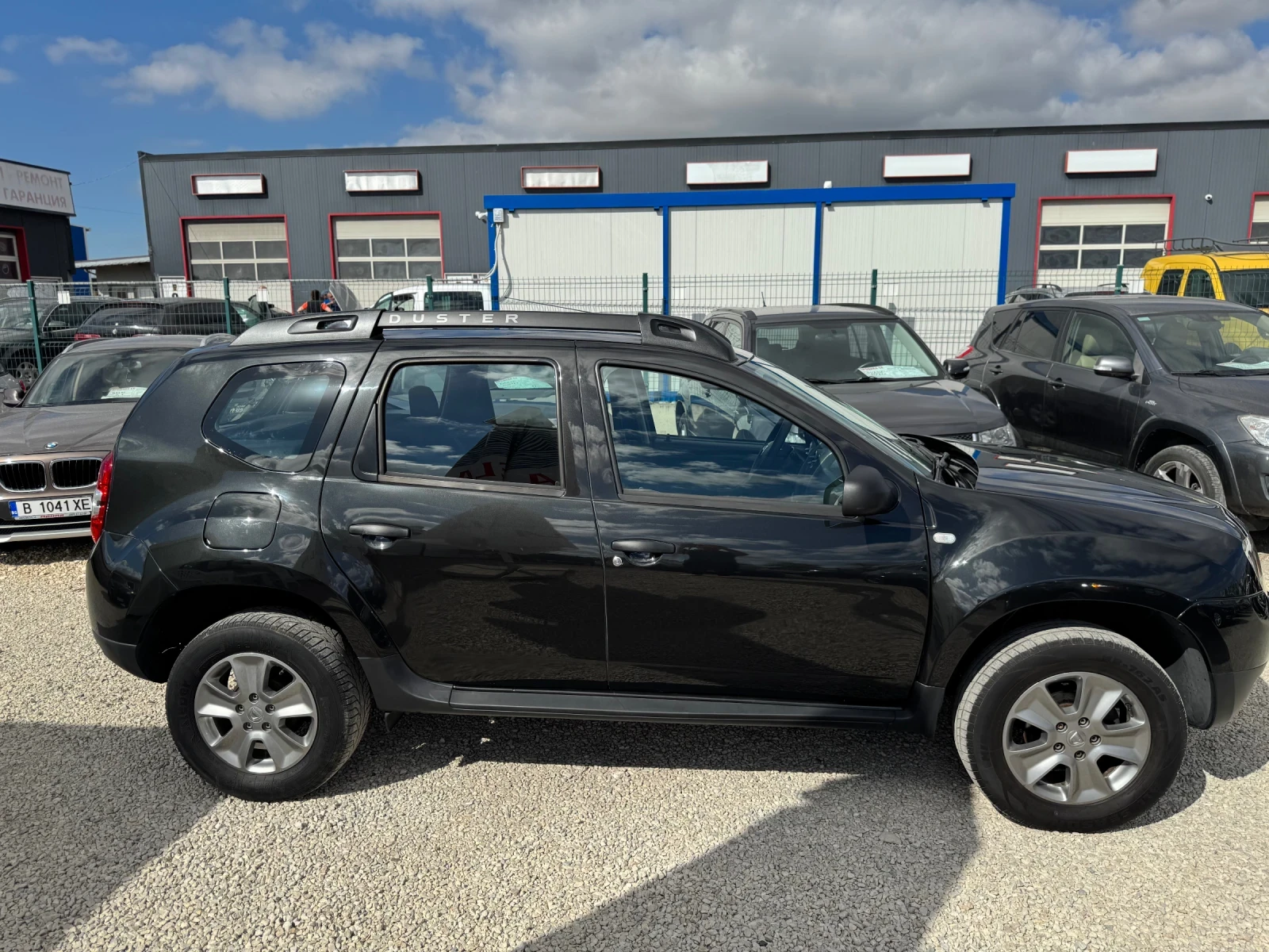 Dacia Duster 1.6I gaz, снимка 7 - Автомобили и джипове - 54563910