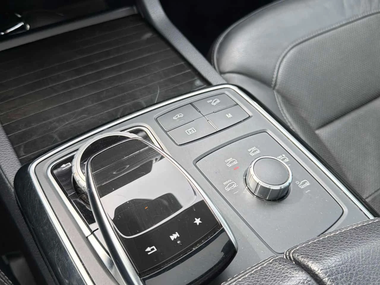 Mercedes-Benz GLE * AMG 43 * CARFAX * ЦЕНА ДО БГ, снимка 9 - Автомобили и джипове - 54789388