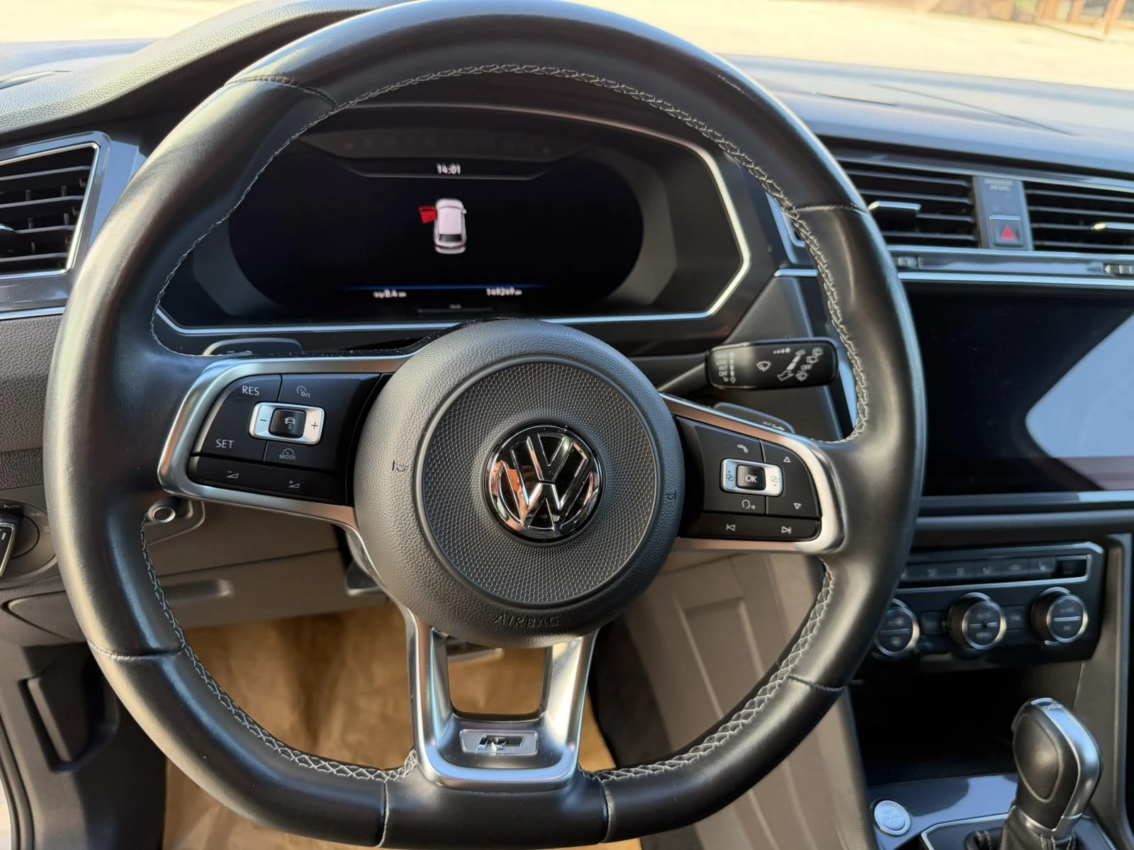 VW Tiguan SUV, снимка 6 - Автомобили и джипове - 56426497