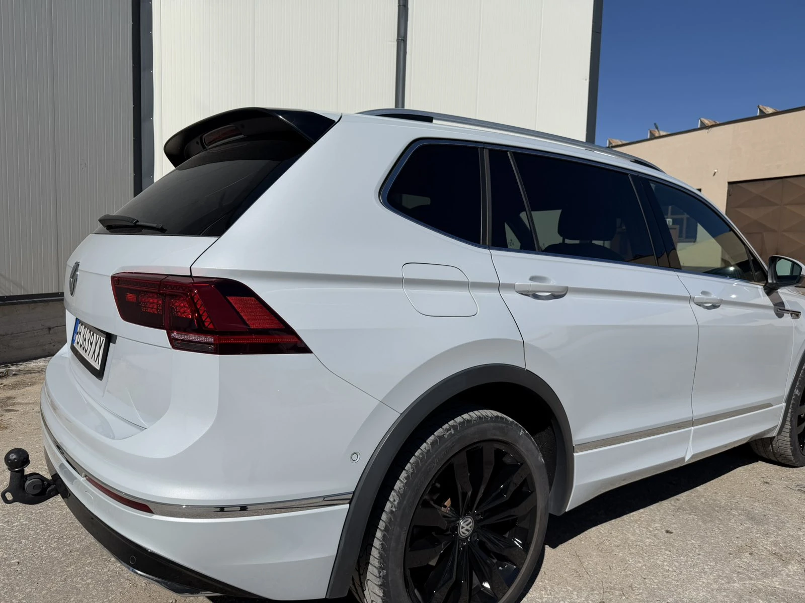 VW Tiguan SUV, снимка 2 - Автомобили и джипове - 56426497