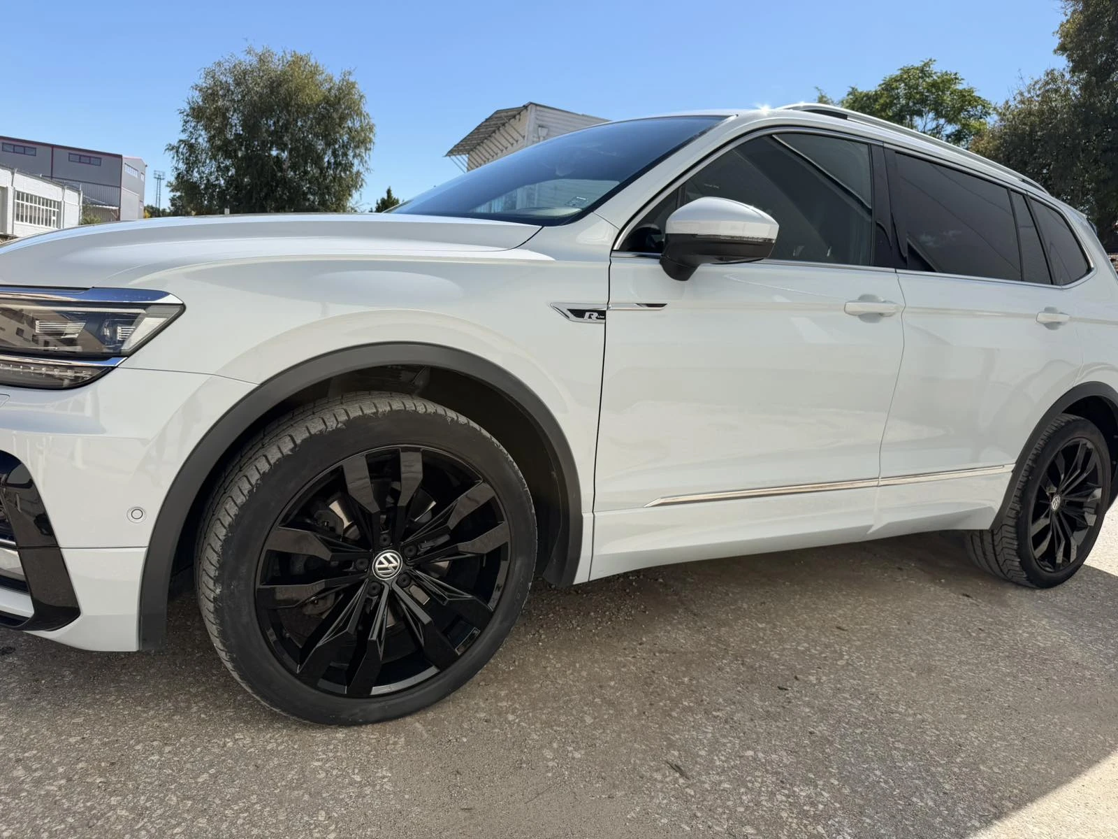 VW Tiguan SUV, снимка 3 - Автомобили и джипове - 56426497