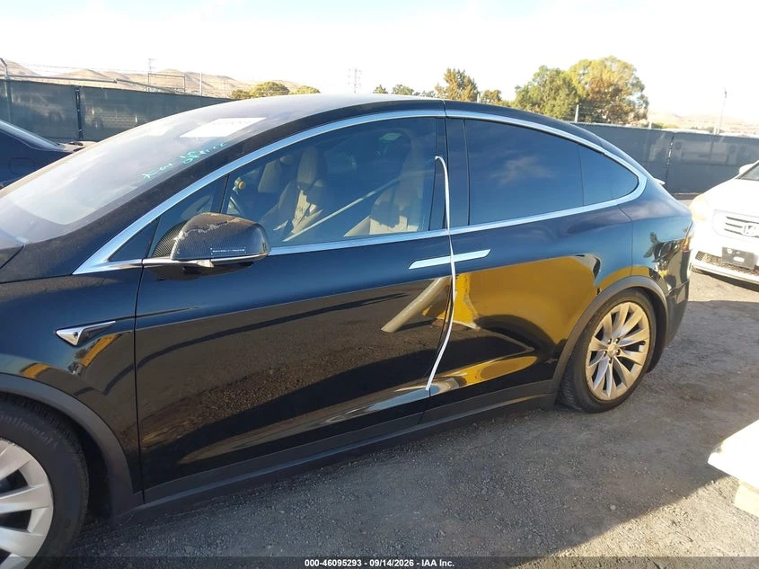 Tesla Model X 100D/75D/90D, снимка 13 - Автомобили и джипове - 56525759