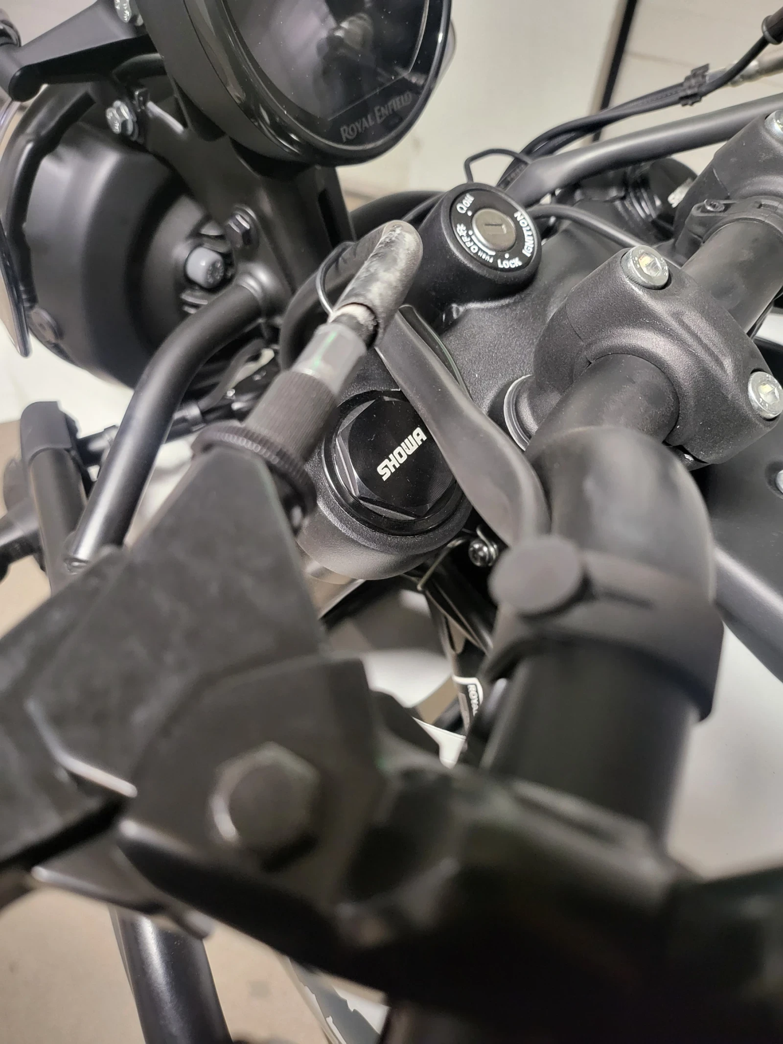 Royal Enfield Hymalayan 452 white black grey best price in EU | Mobile.bg � ����������� 15