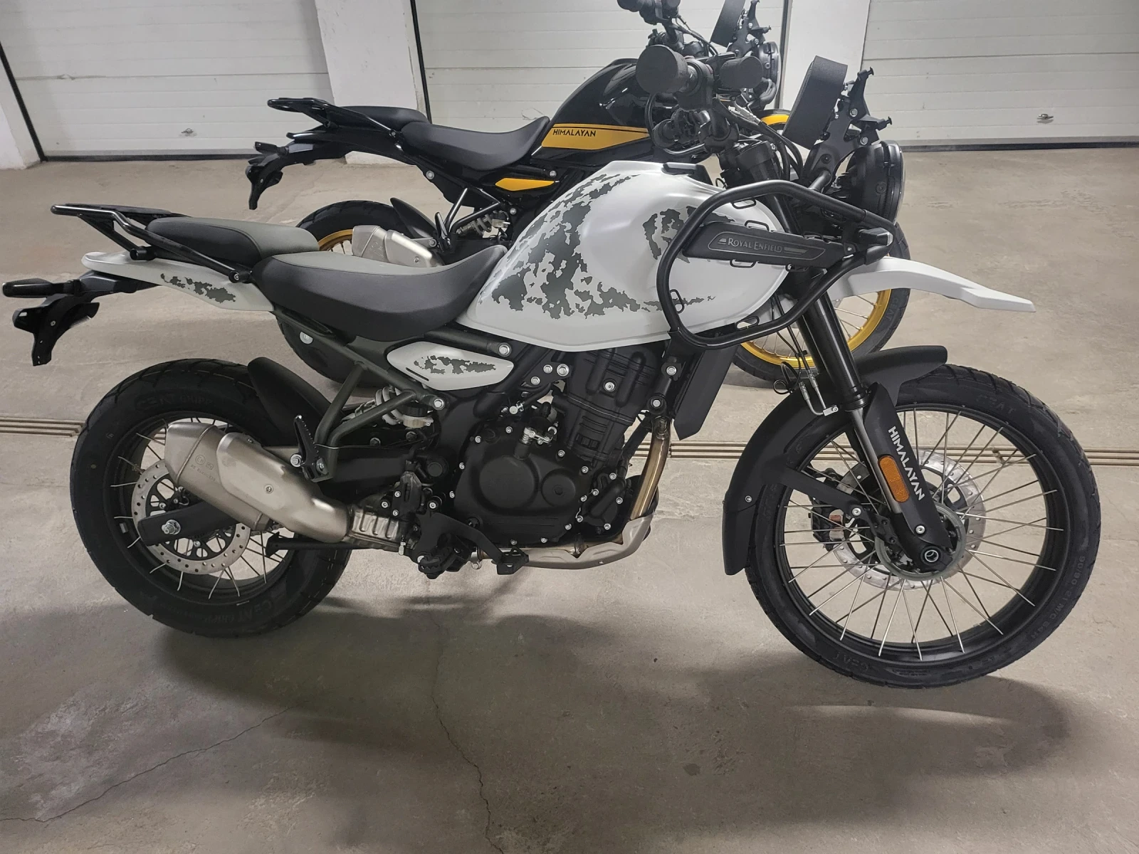 Royal Enfield Hymalayan 452 white black grey best price in EU | Mobile.bg � ����������� 1