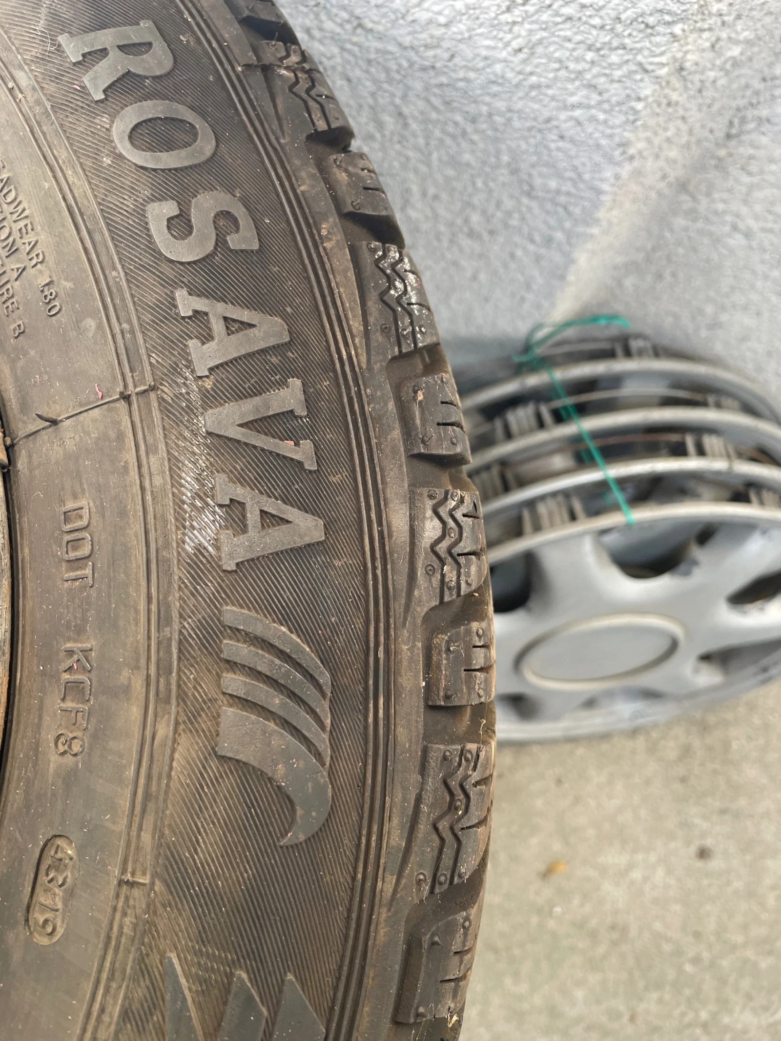 Гуми с джанти Други 195/65R15, снимка 4 - Гуми и джанти - 55881492