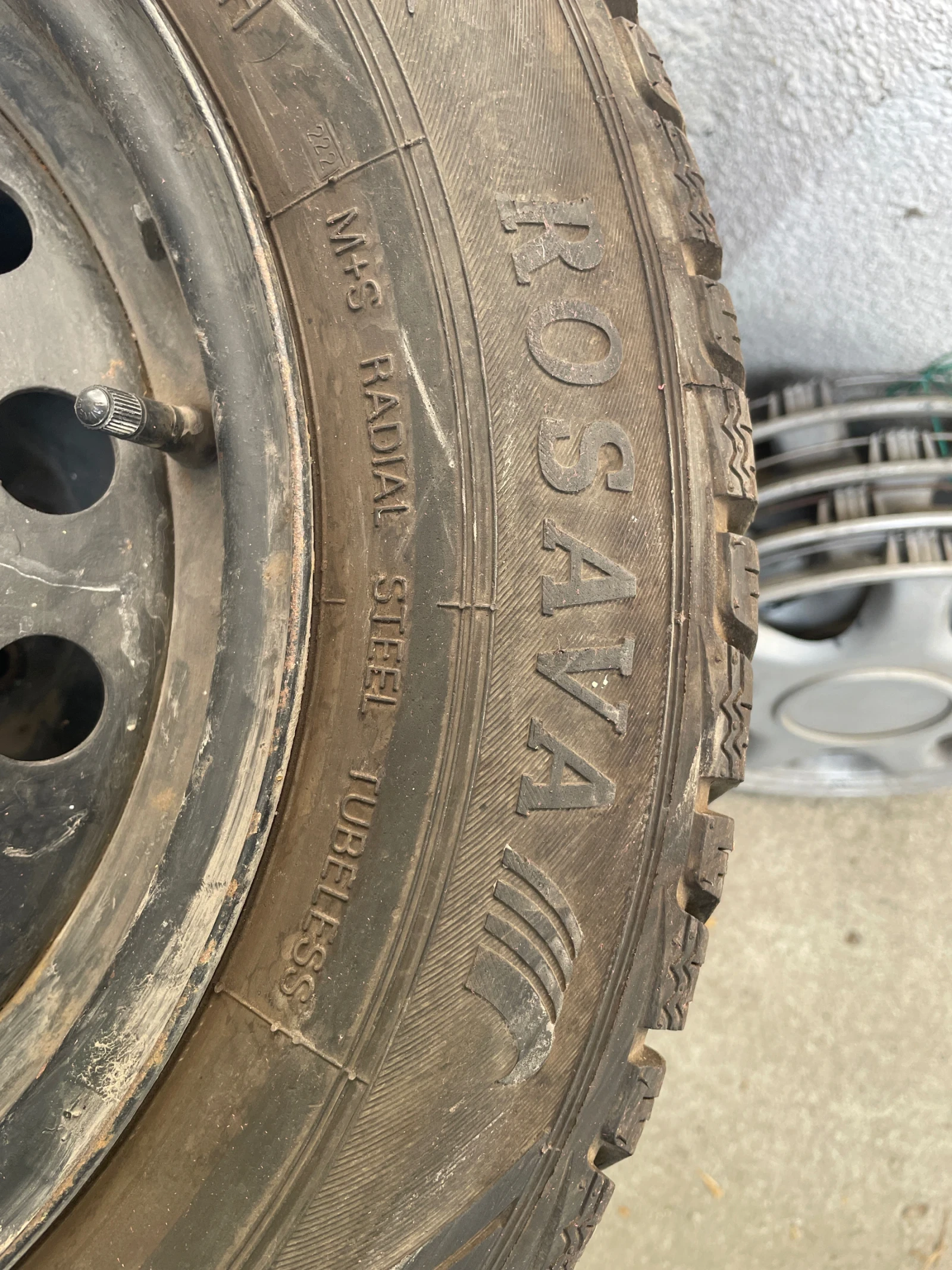 Гуми с джанти Други 195/65R15, снимка 6 - Гуми и джанти - 55881492