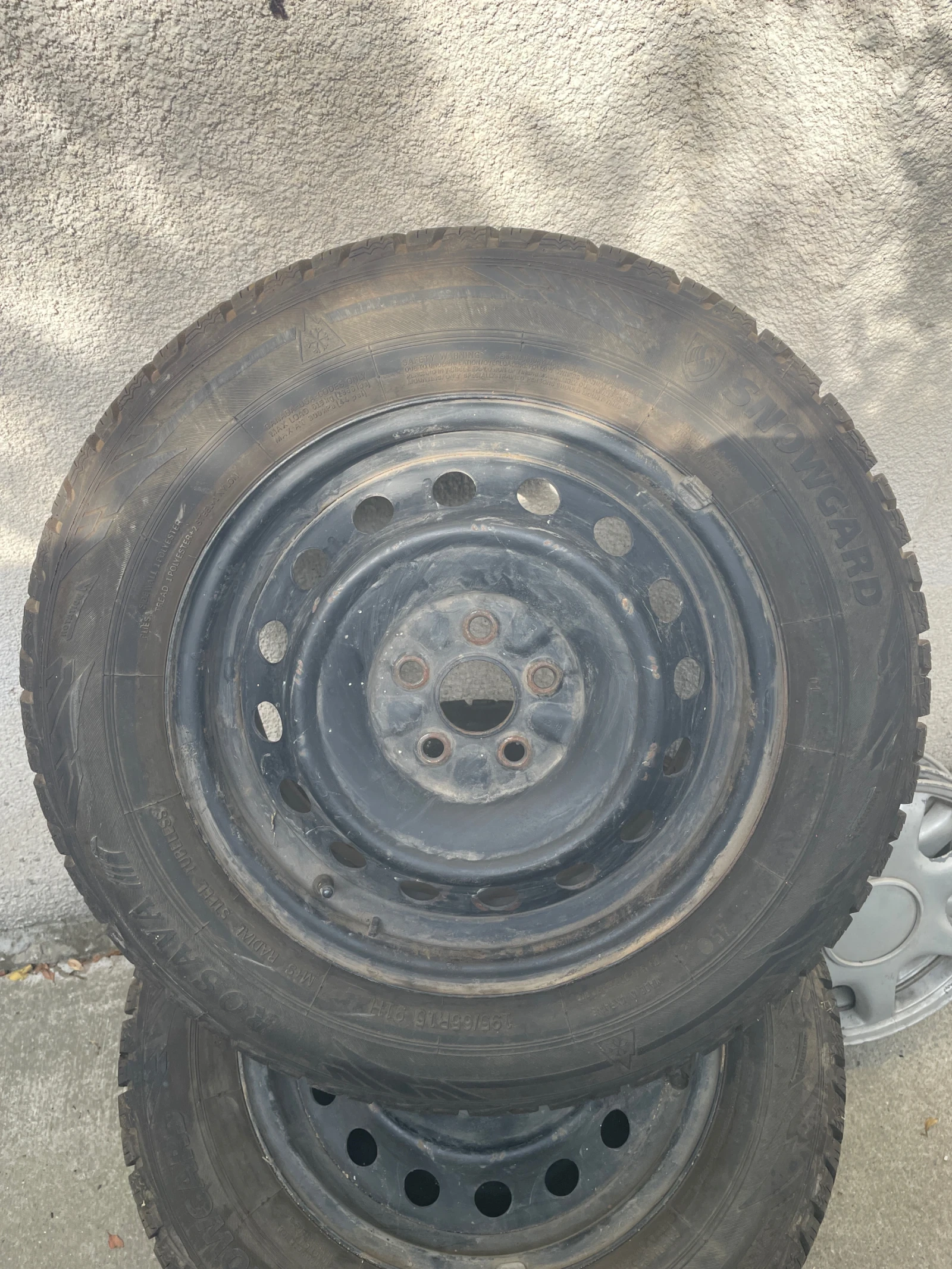 Гуми с джанти Други 195/65R15, снимка 3 - Гуми и джанти - 55881492