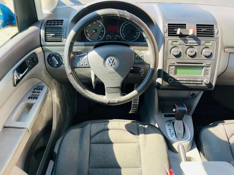 VW Touran 2.0 TDI 7-места, снимка 11 - Автомобили и джипове - 47402008