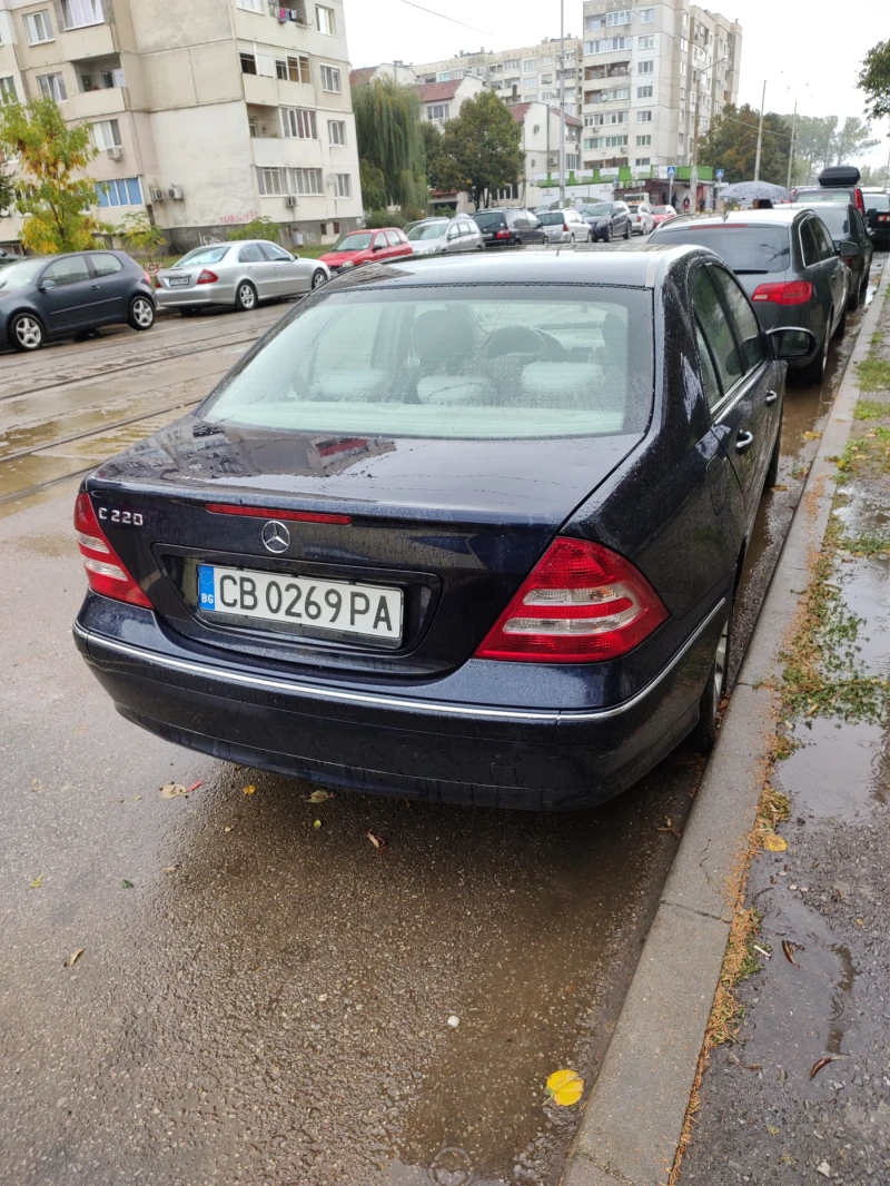 Mercedes-Benz C 220, снимка 2 - Автомобили и джипове - 47492754