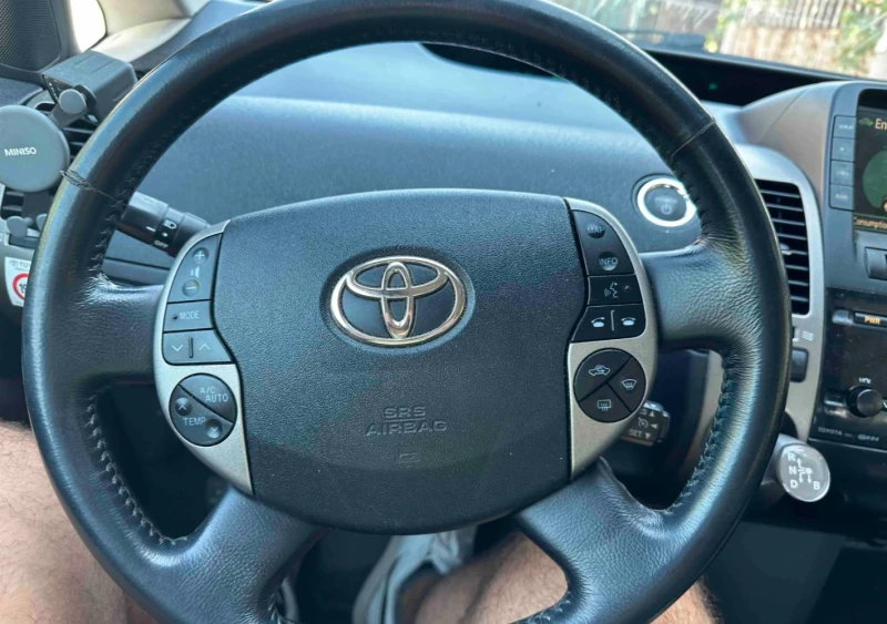 Toyota Prius, снимка 5 - Автомобили и джипове - 47580591